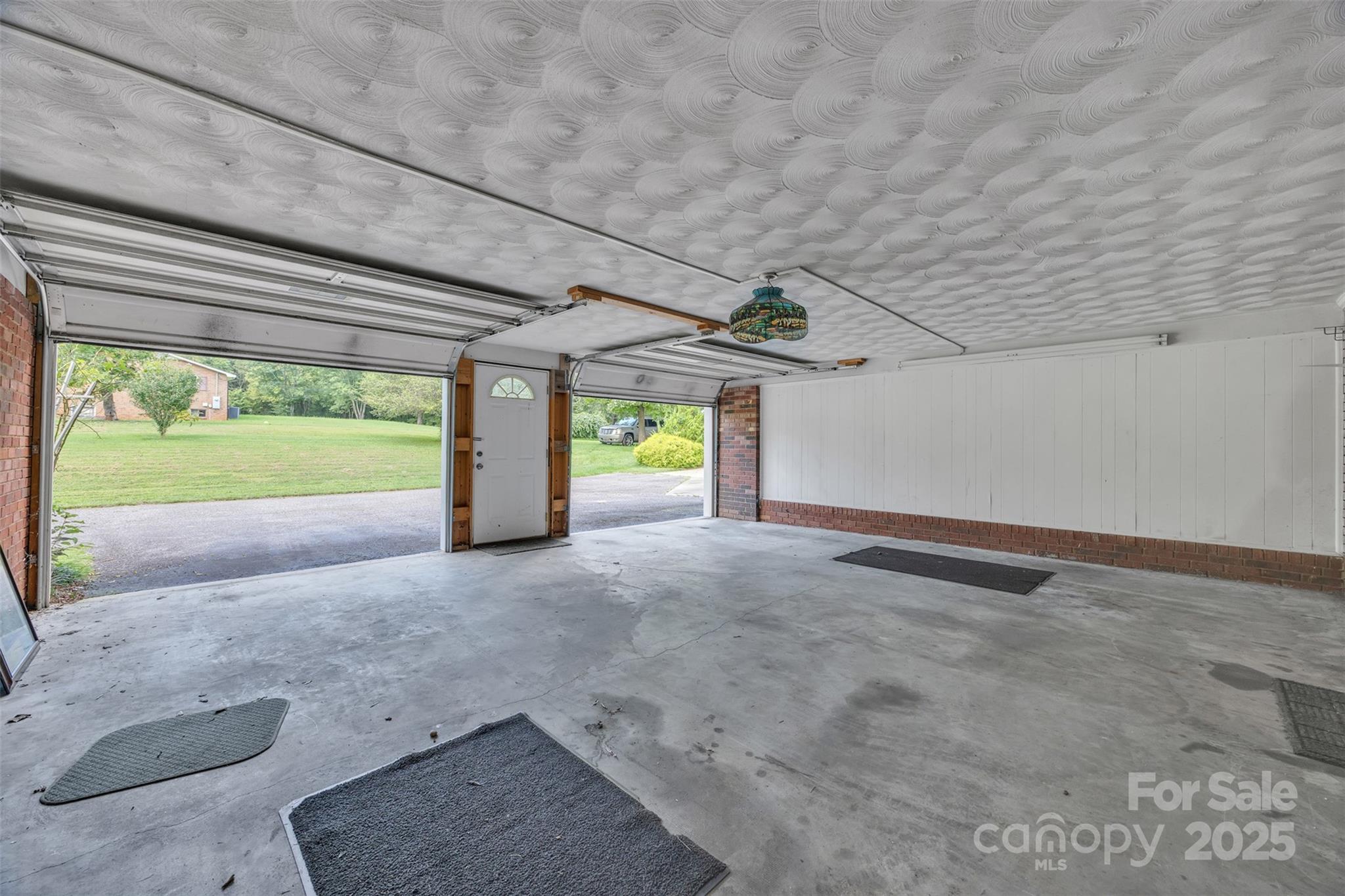 76 Eastview Court NW