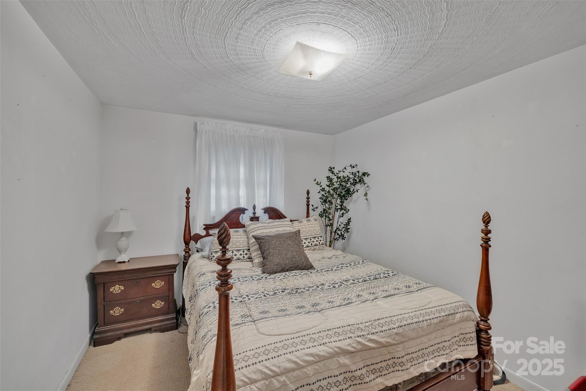 76 Eastview Court NW