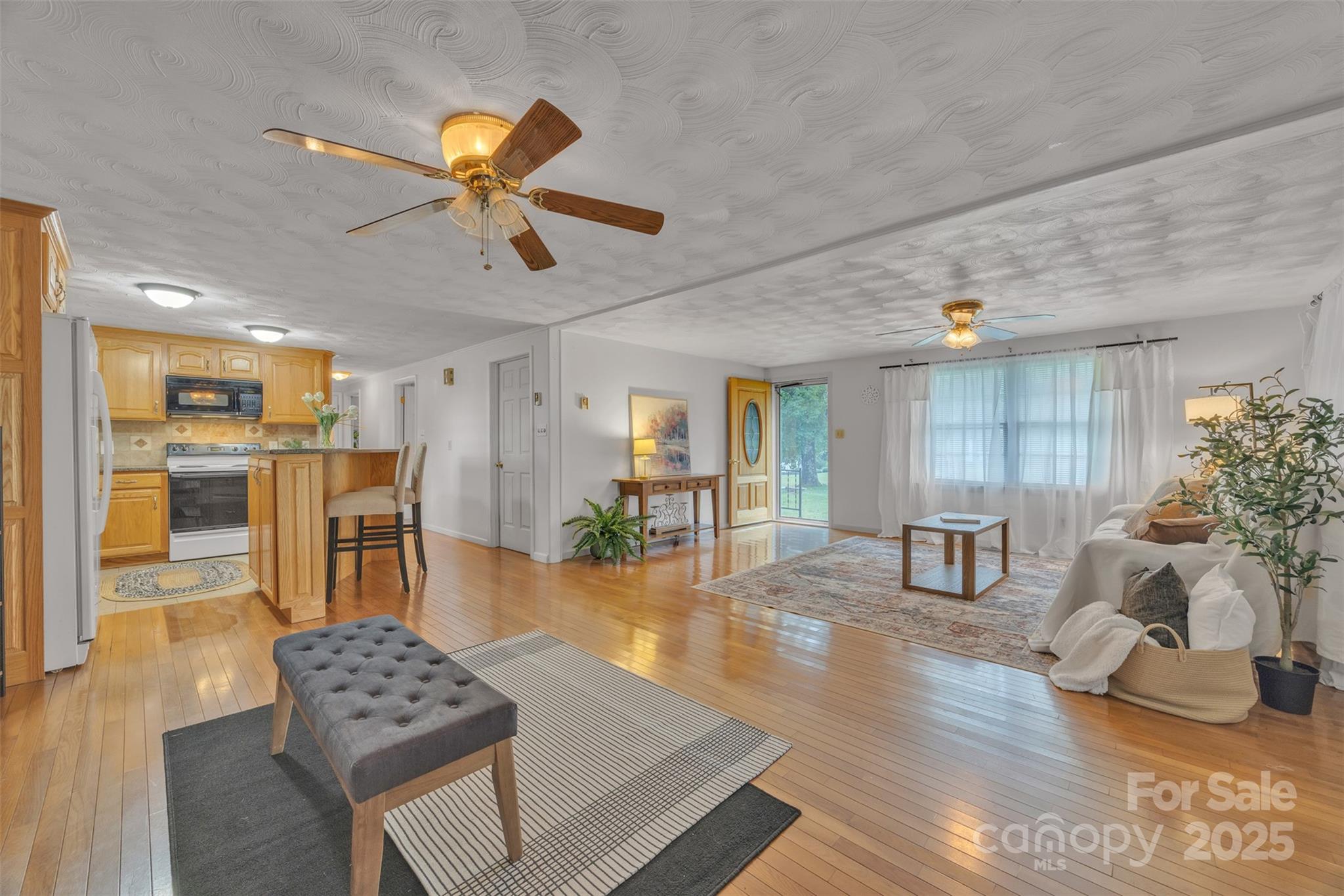 76 Eastview Court NW