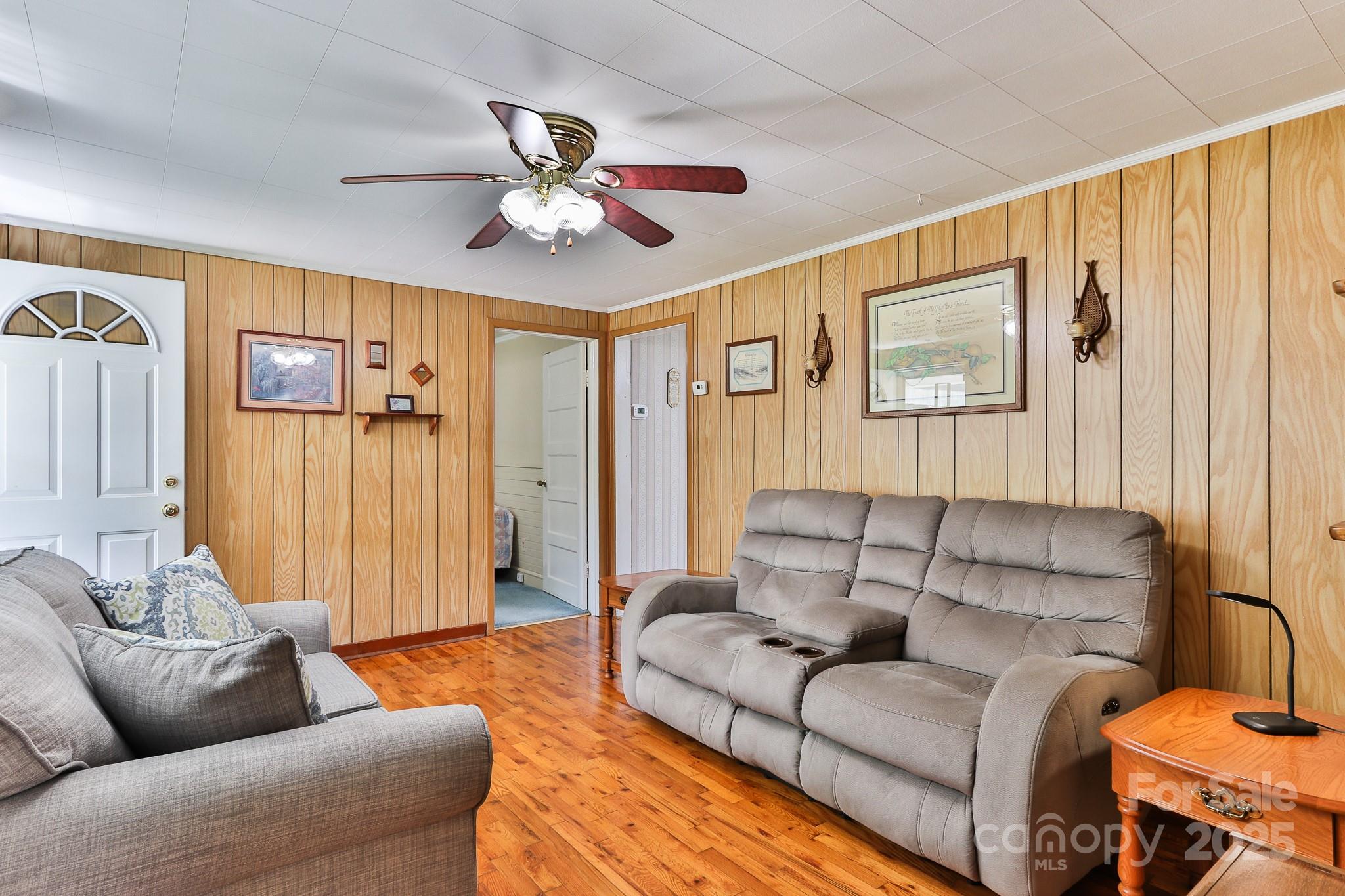 129 Seagle Street