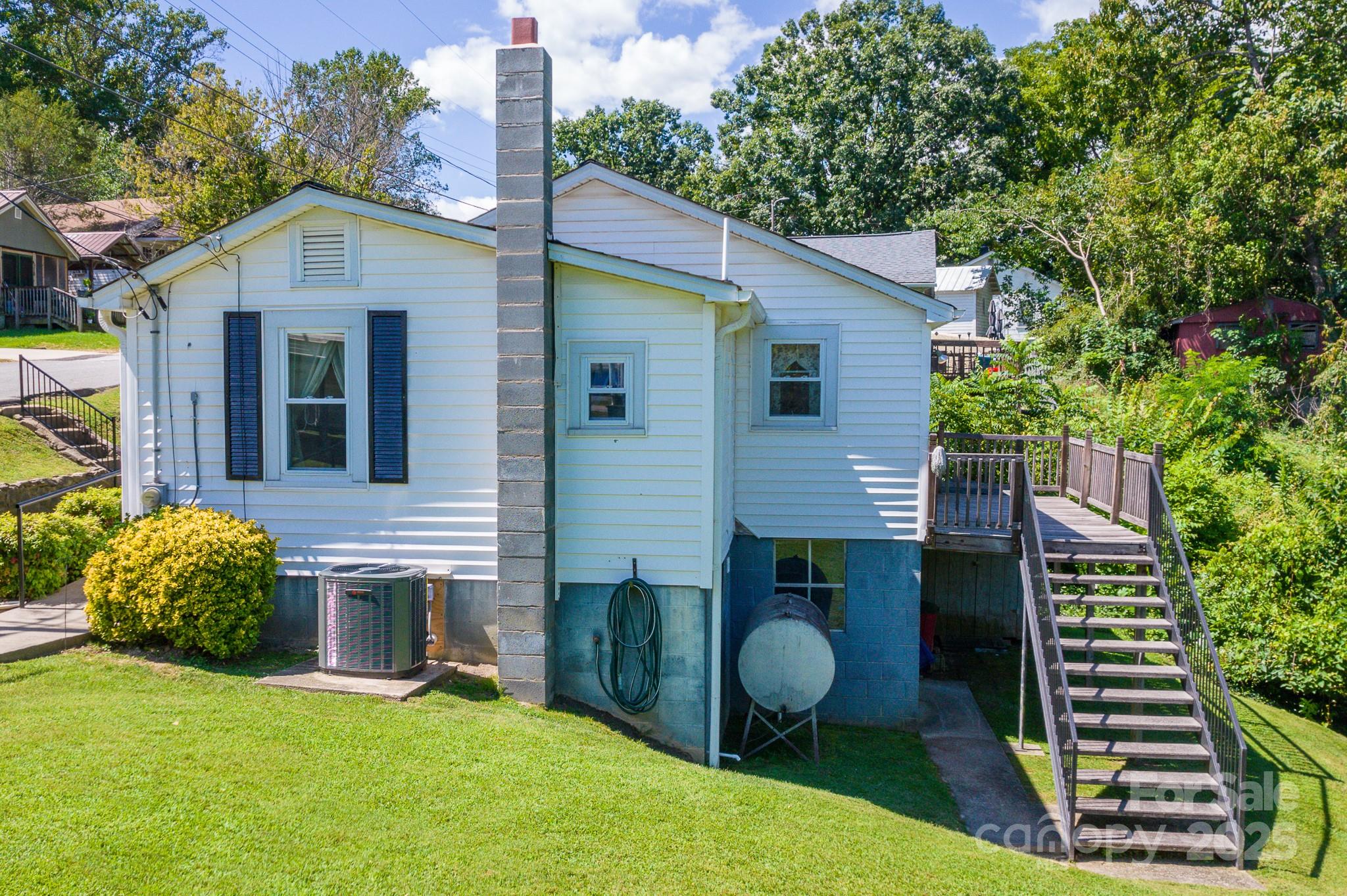129 Seagle Street
