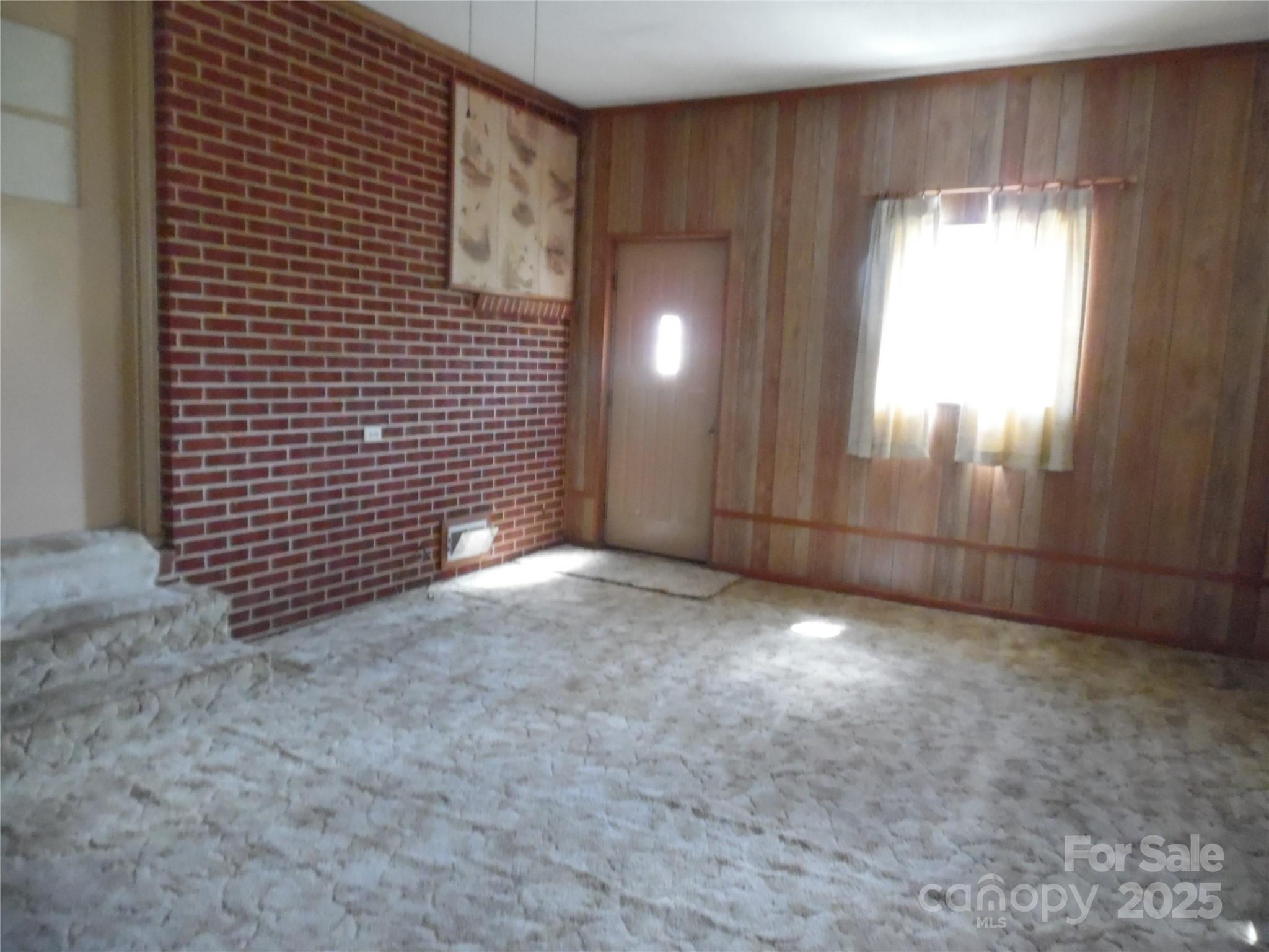 2014 NE 31st Avenue Avenue NE