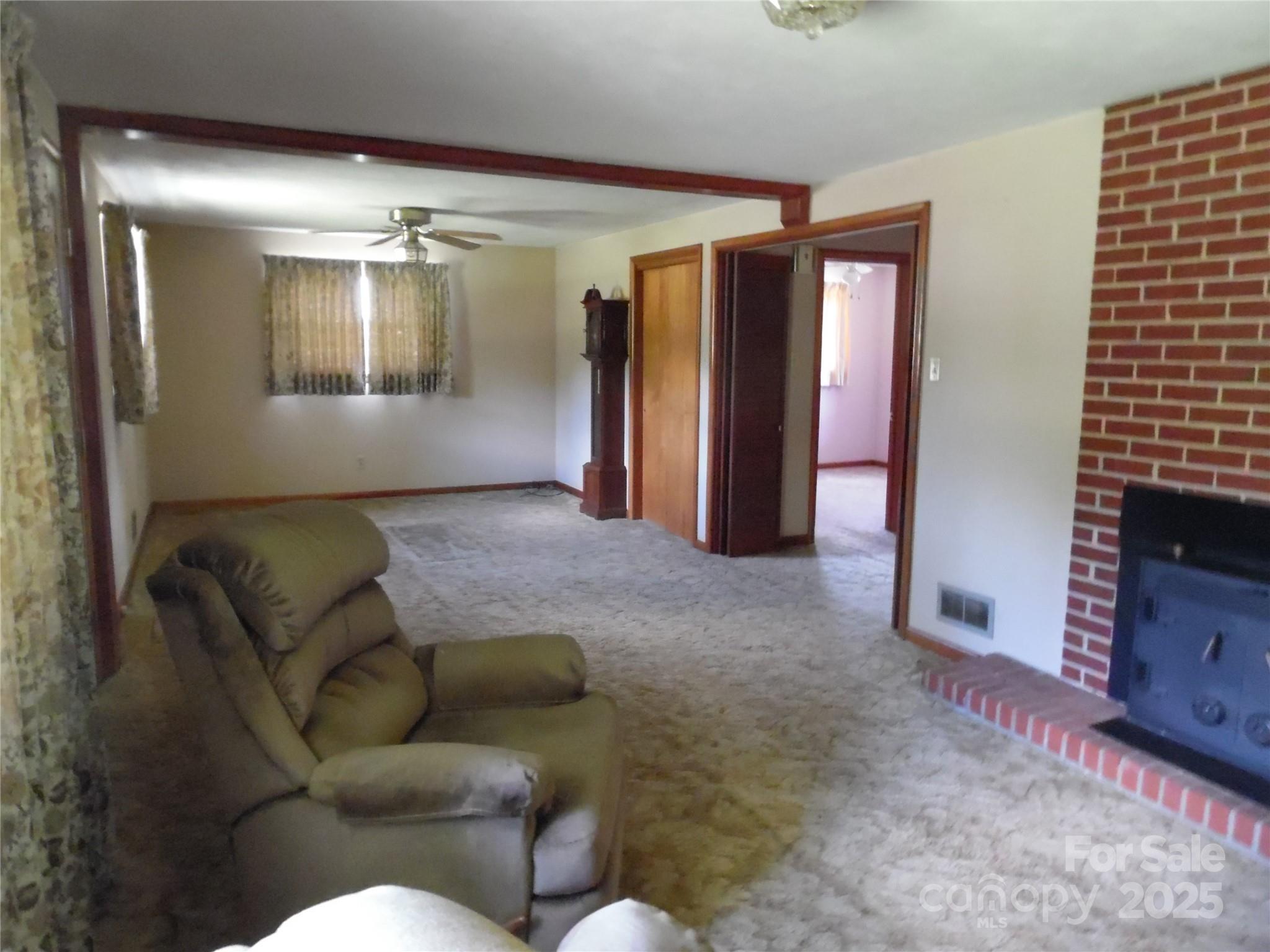 2014 NE 31st Avenue Avenue NE