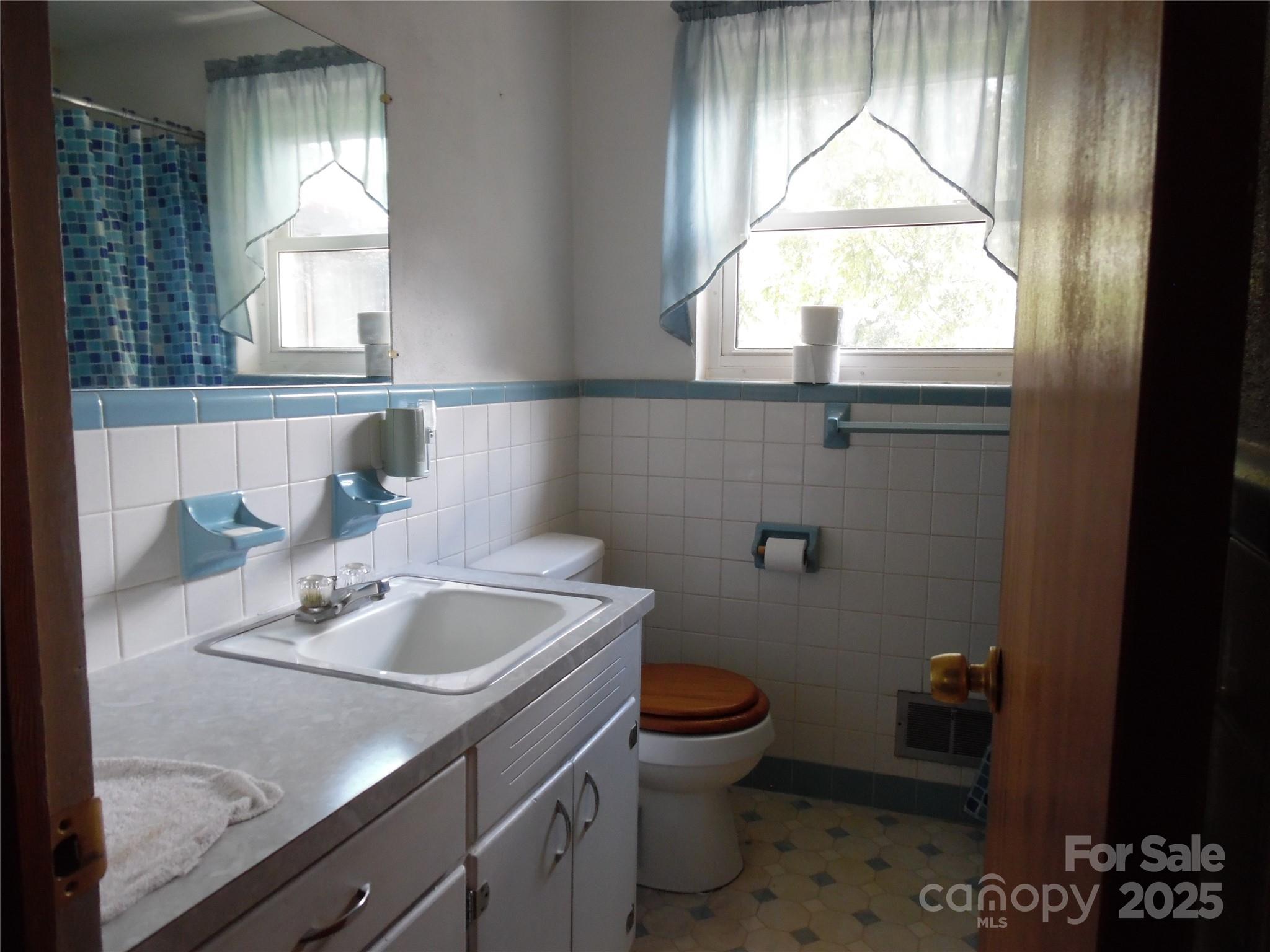 2014 NE 31st Avenue Avenue NE