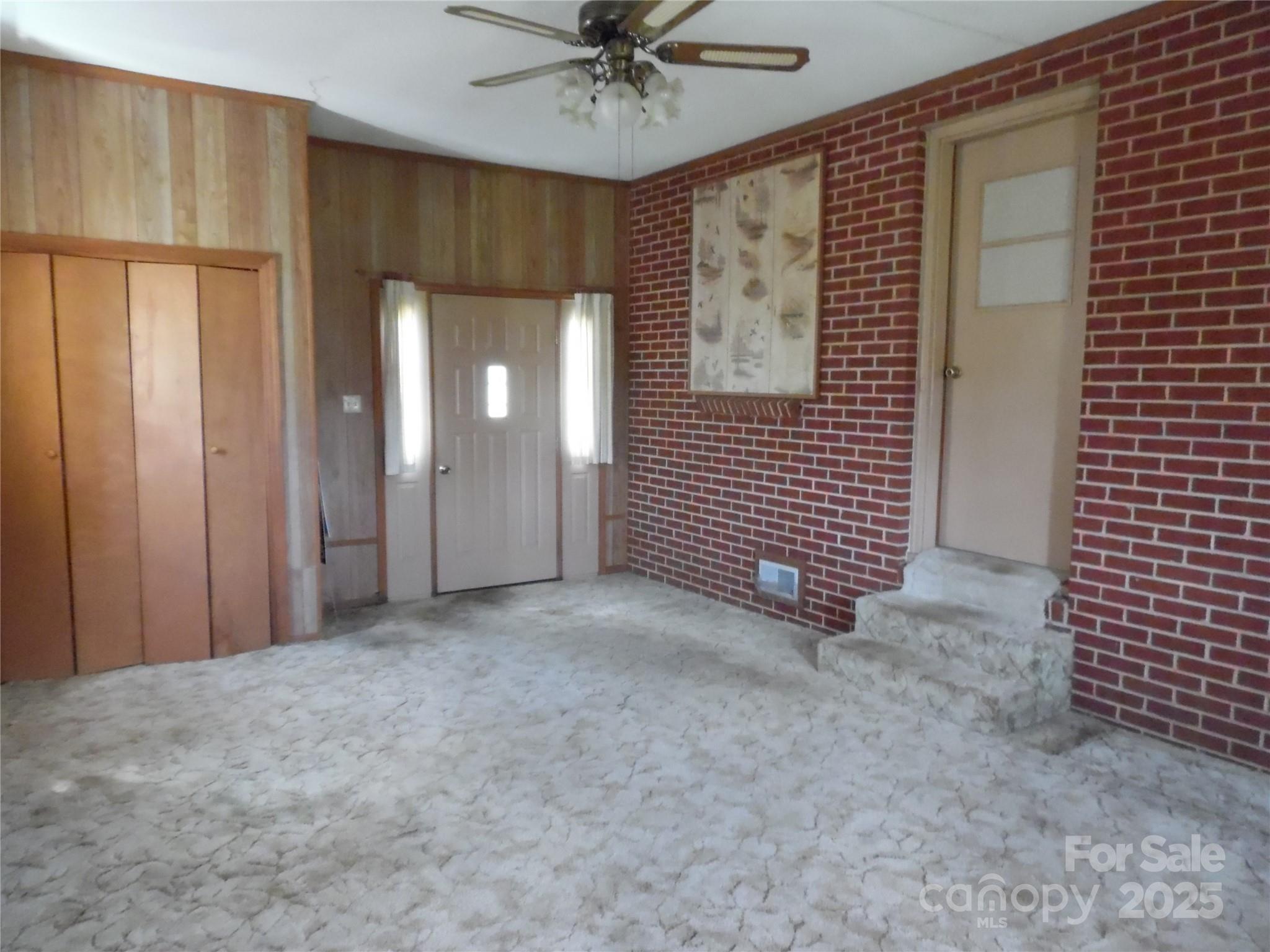 2014 NE 31st Avenue Avenue NE