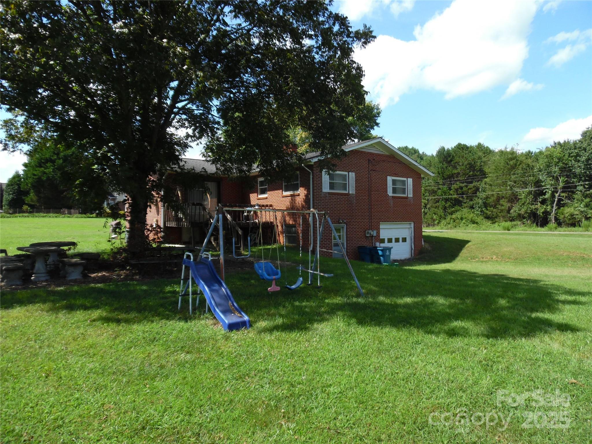 2014 NE 31st Avenue Avenue NE