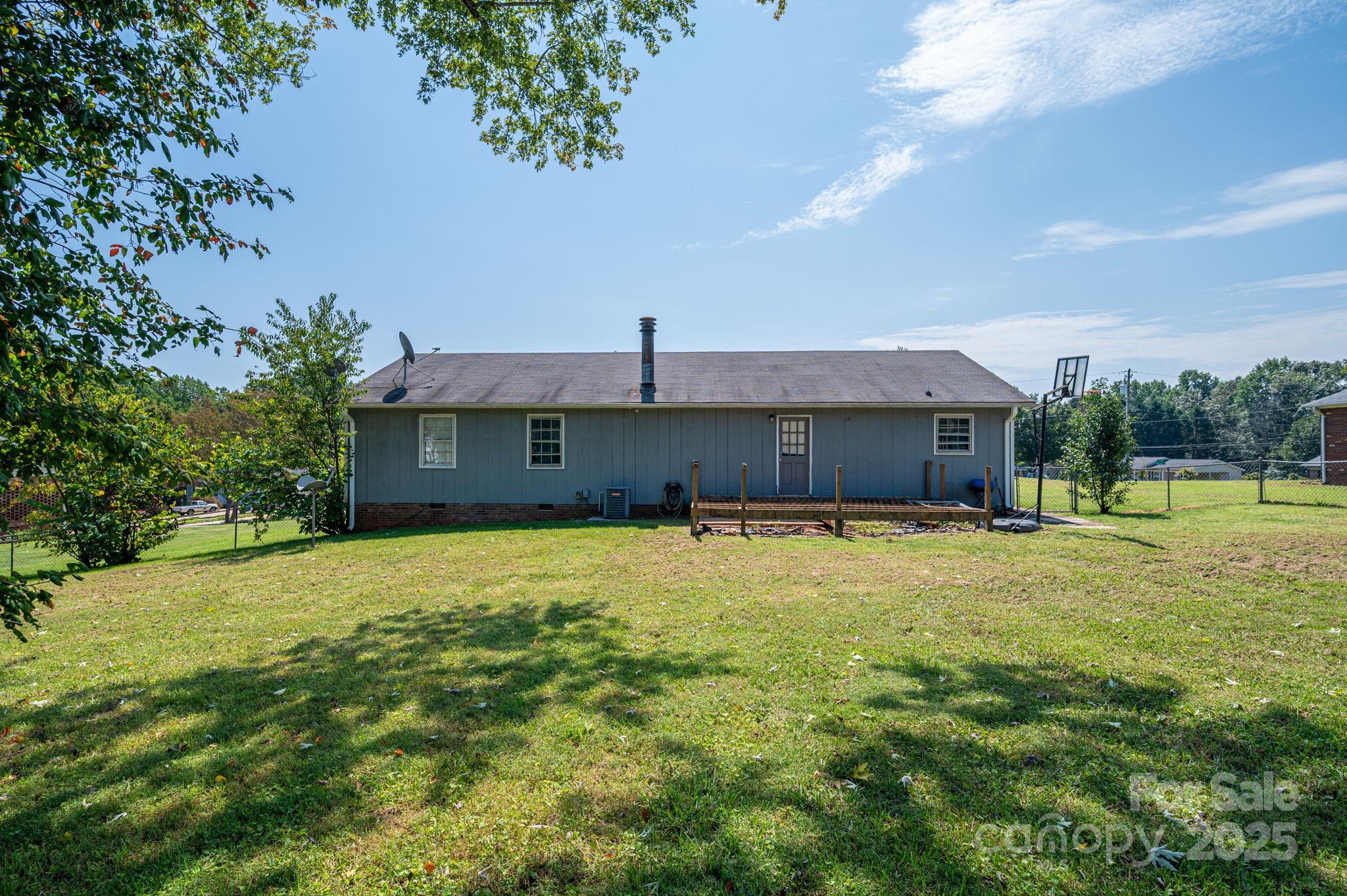 5706 Claridge Drive Unit: 17