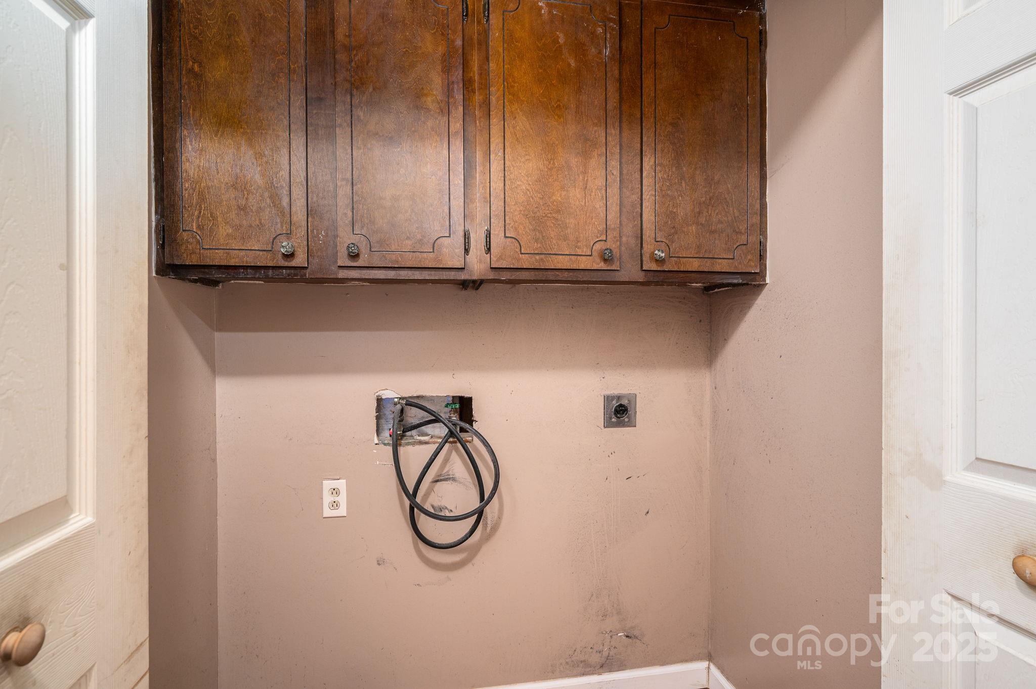 5706 Claridge Drive Unit: 17