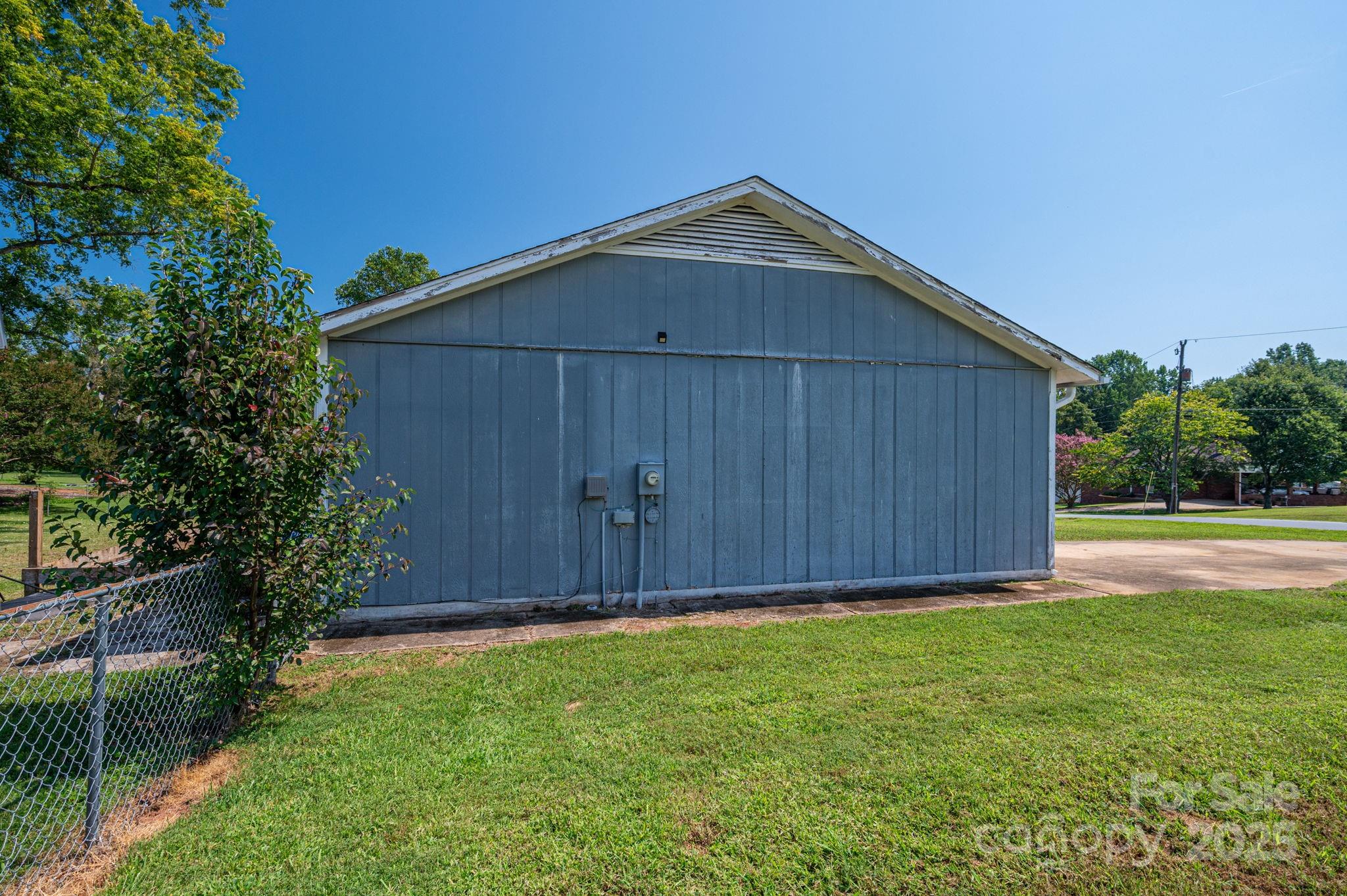 5706 Claridge Drive Unit: 17