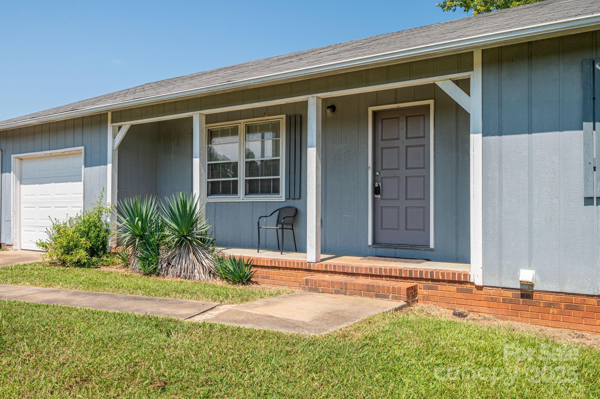 5706 Claridge Drive Unit: 17