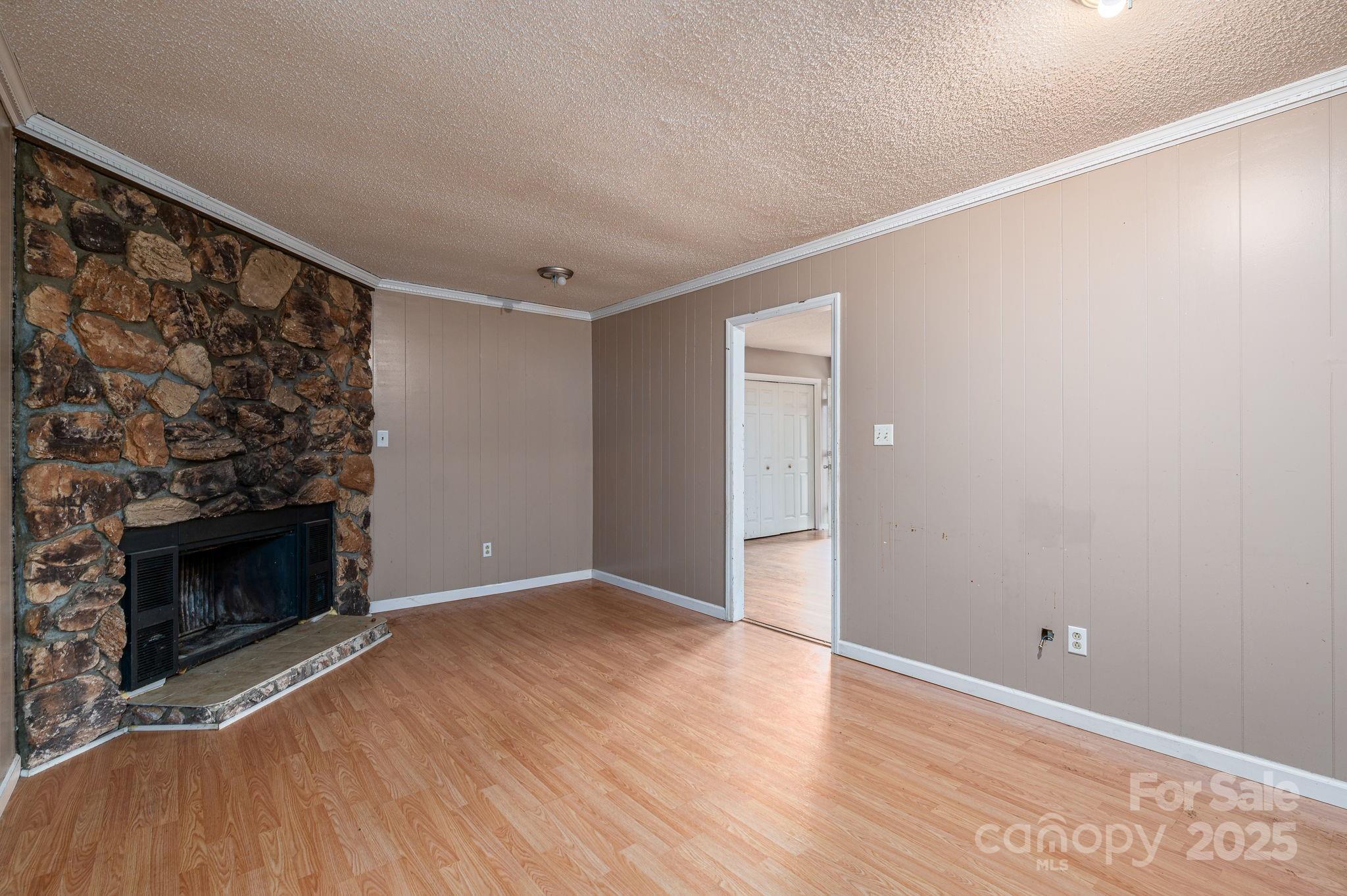 5706 Claridge Drive Unit: 17