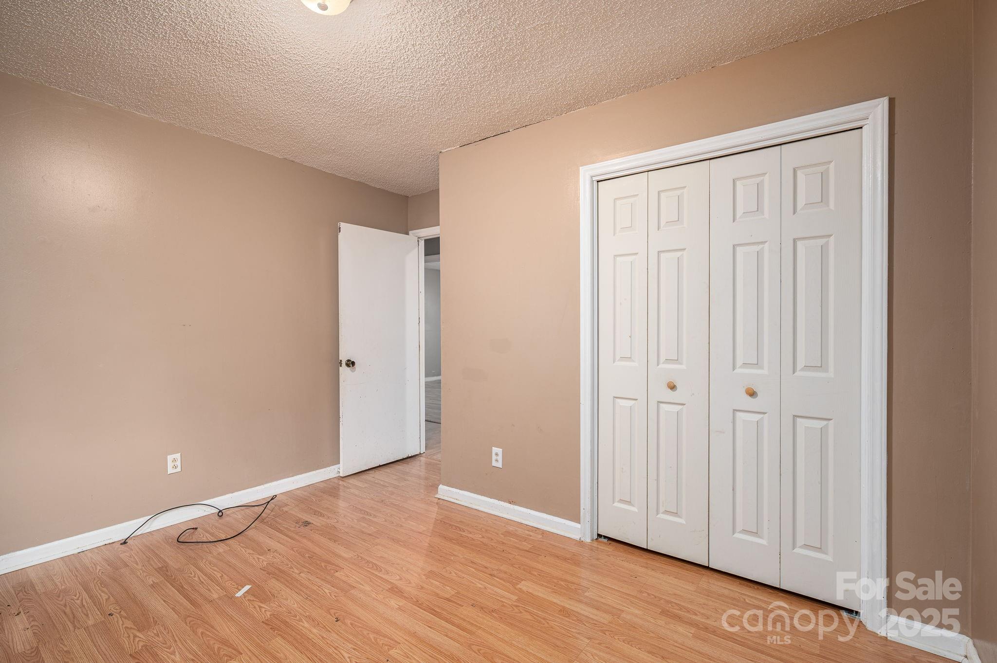 5706 Claridge Drive Unit: 17