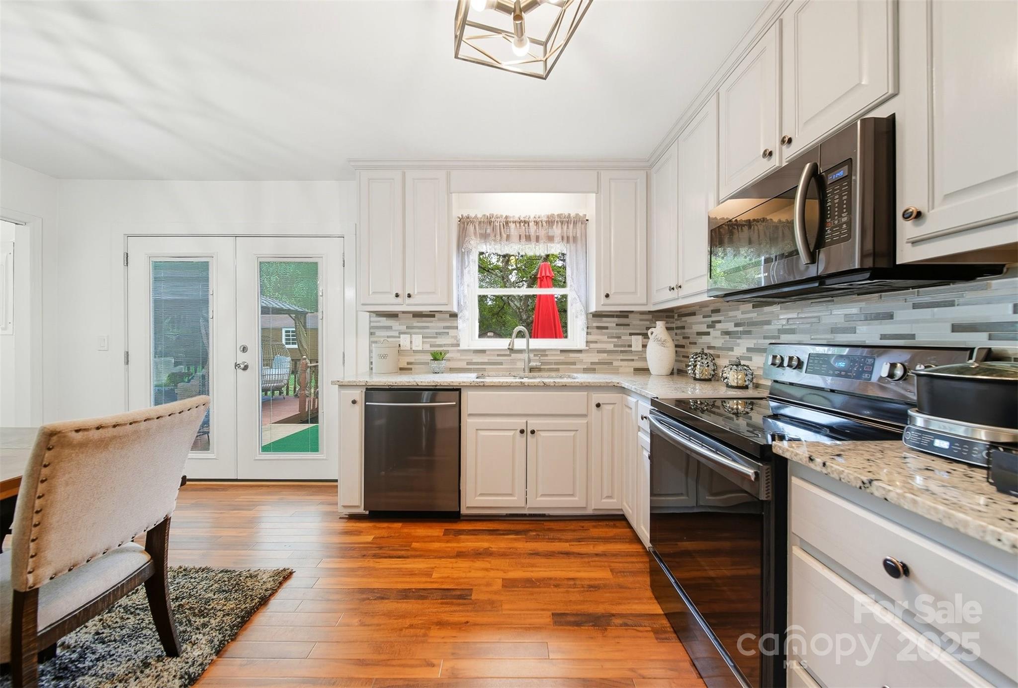 5647 Valley Field Road