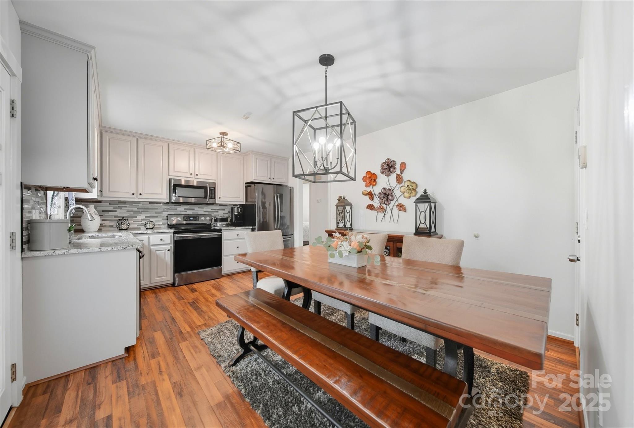 5647 Valley Field Road