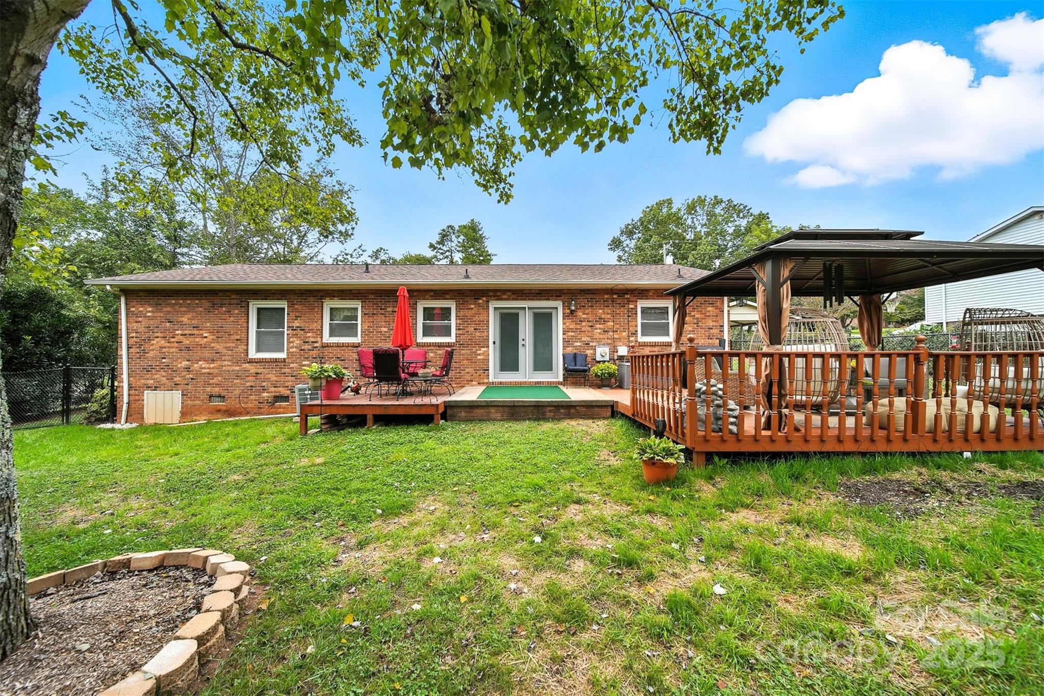 5647 Valley Field Road