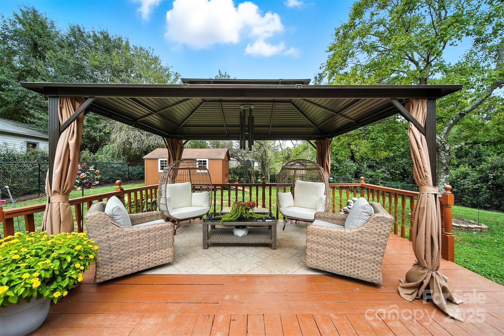 5647 Valley Field Road