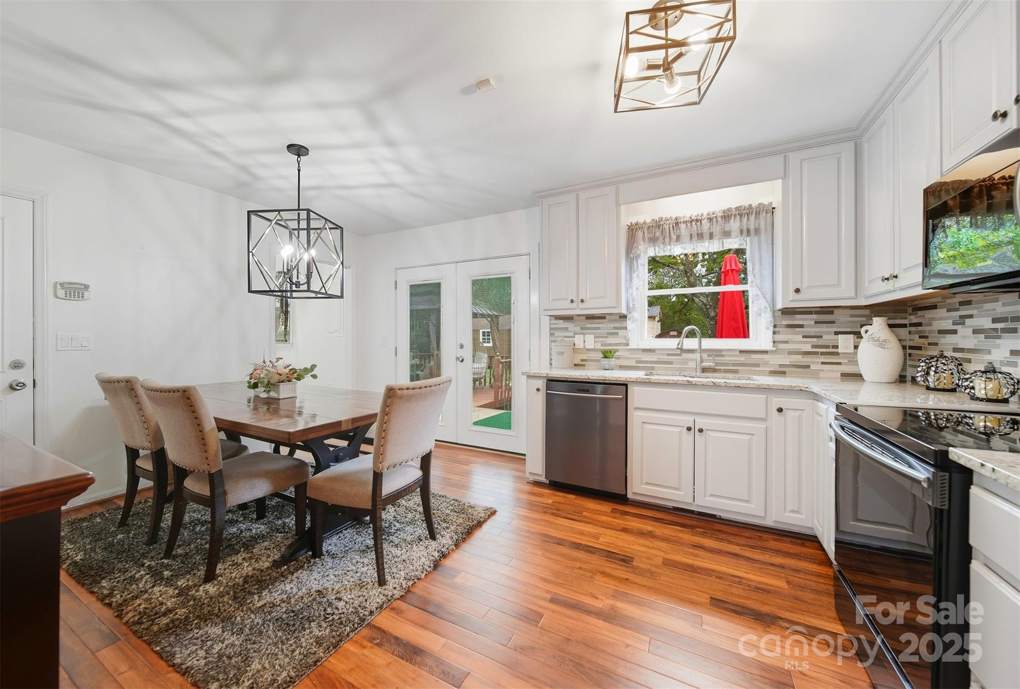 5647 Valley Field Road