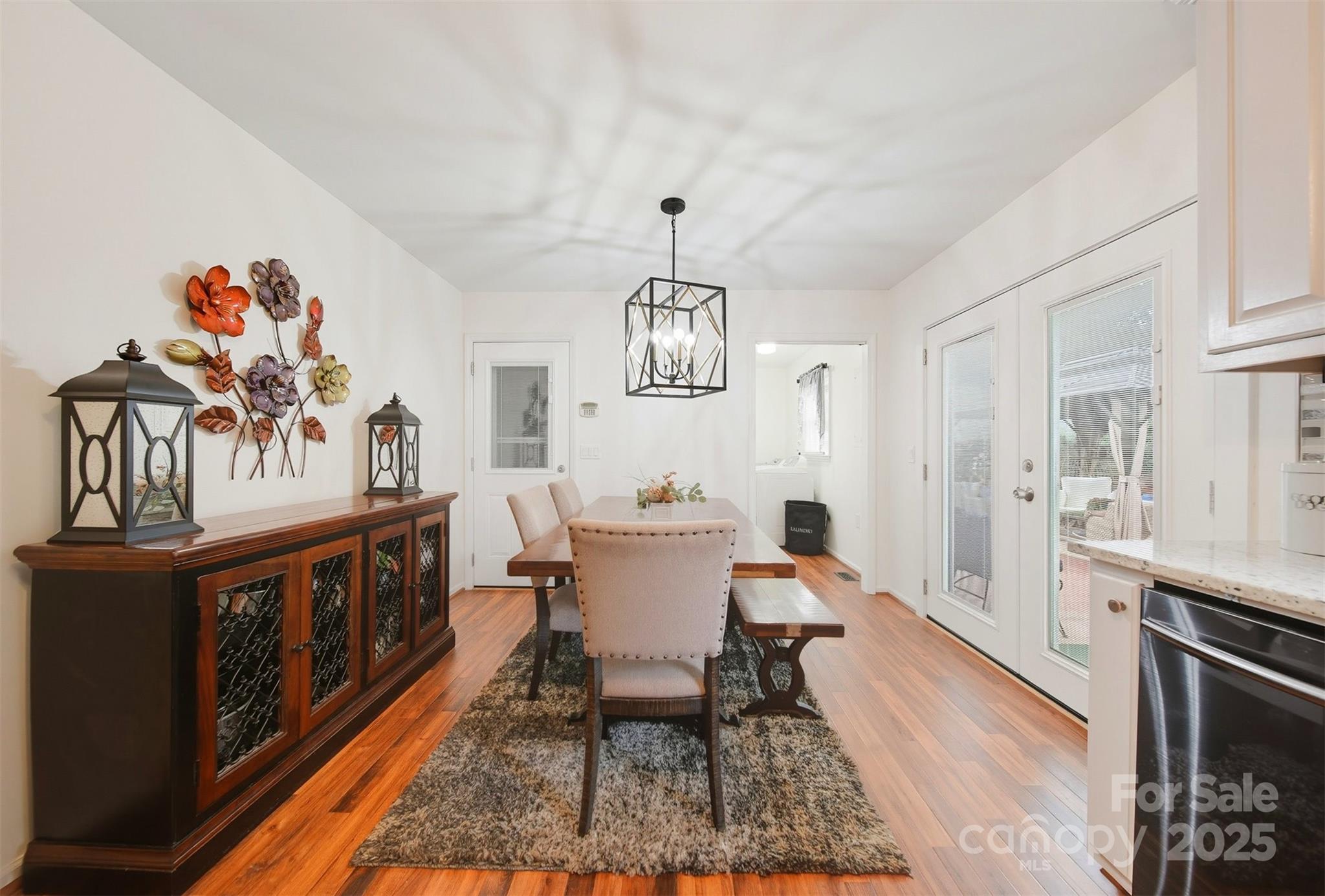 5647 Valley Field Road