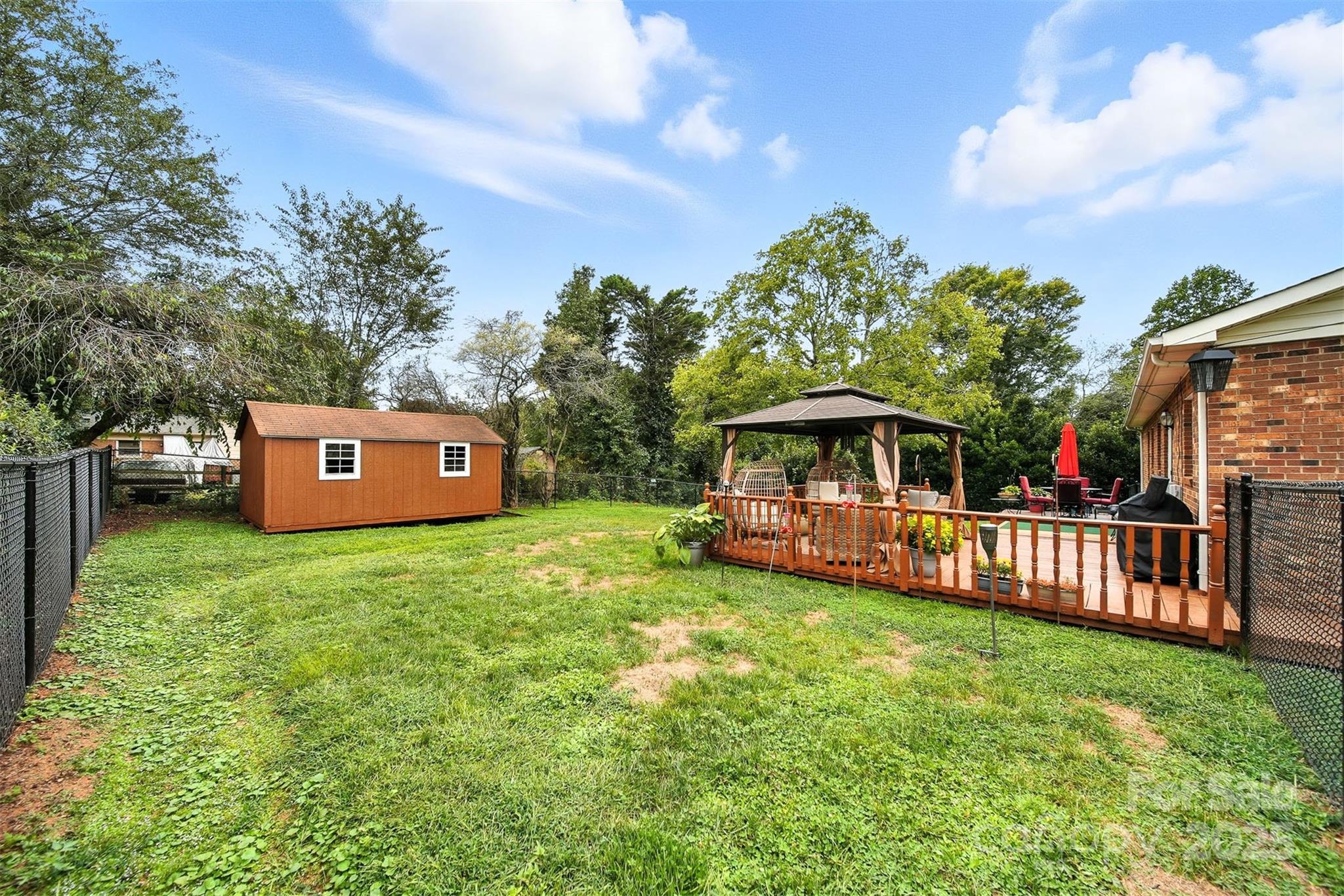 5647 Valley Field Road