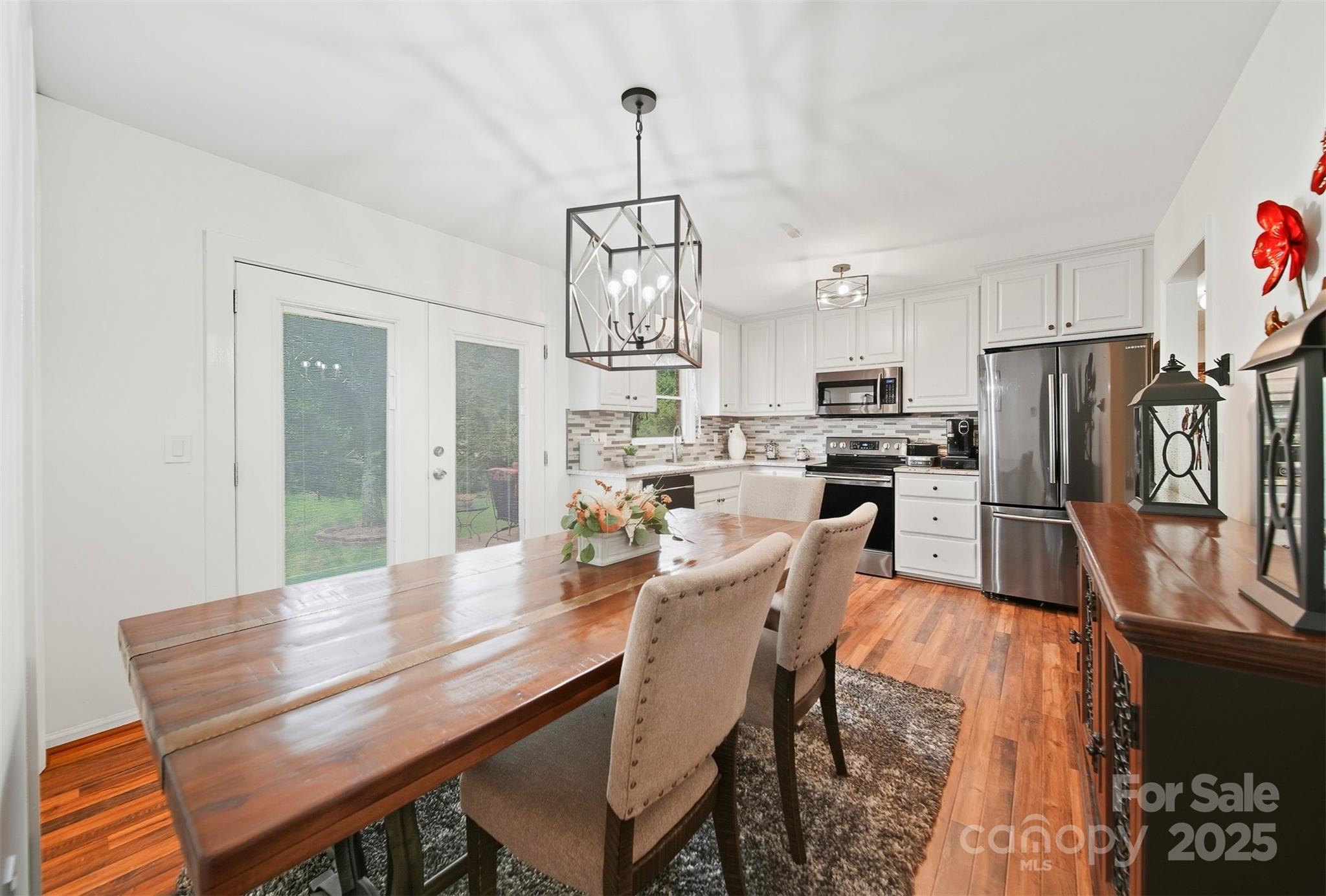 5647 Valley Field Road