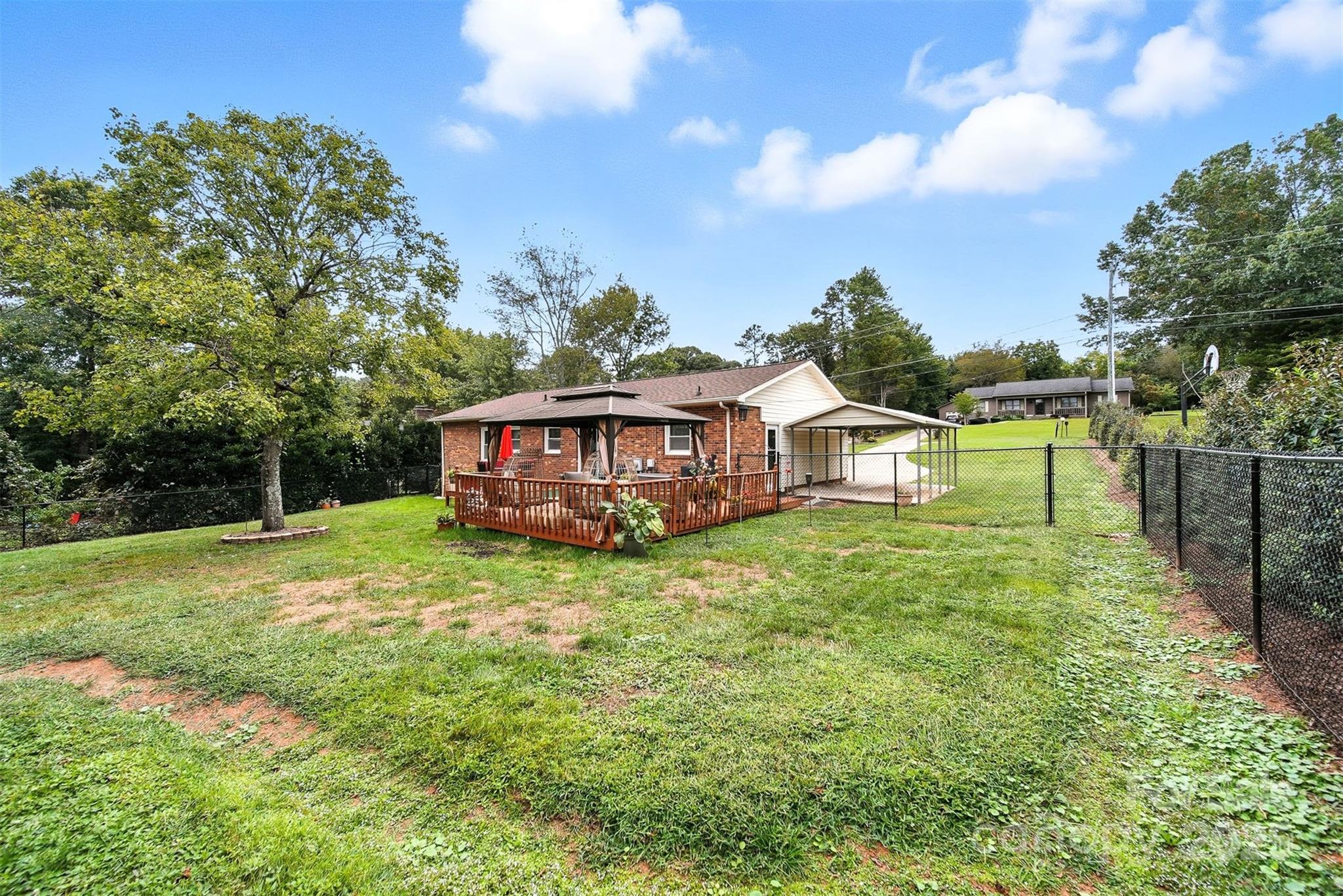 5647 Valley Field Road