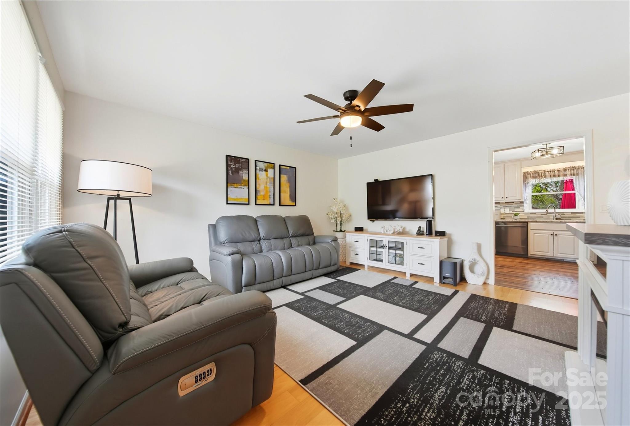 5647 Valley Field Road