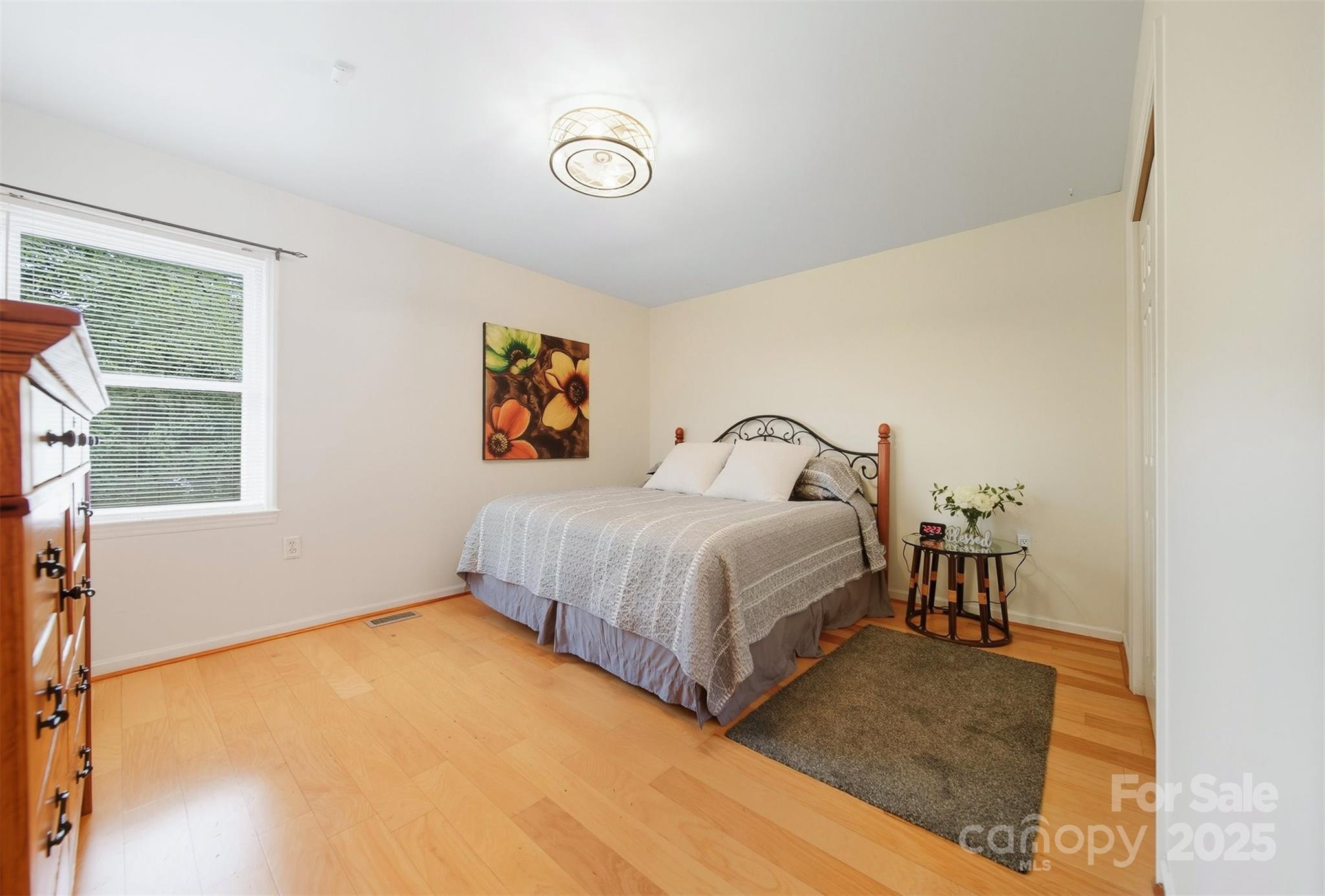 5647 Valley Field Road
