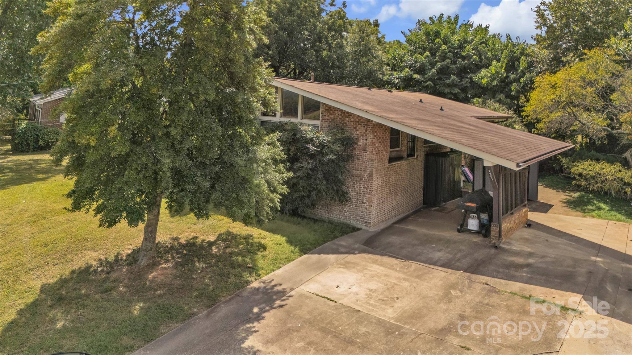 2601 Robinson Road