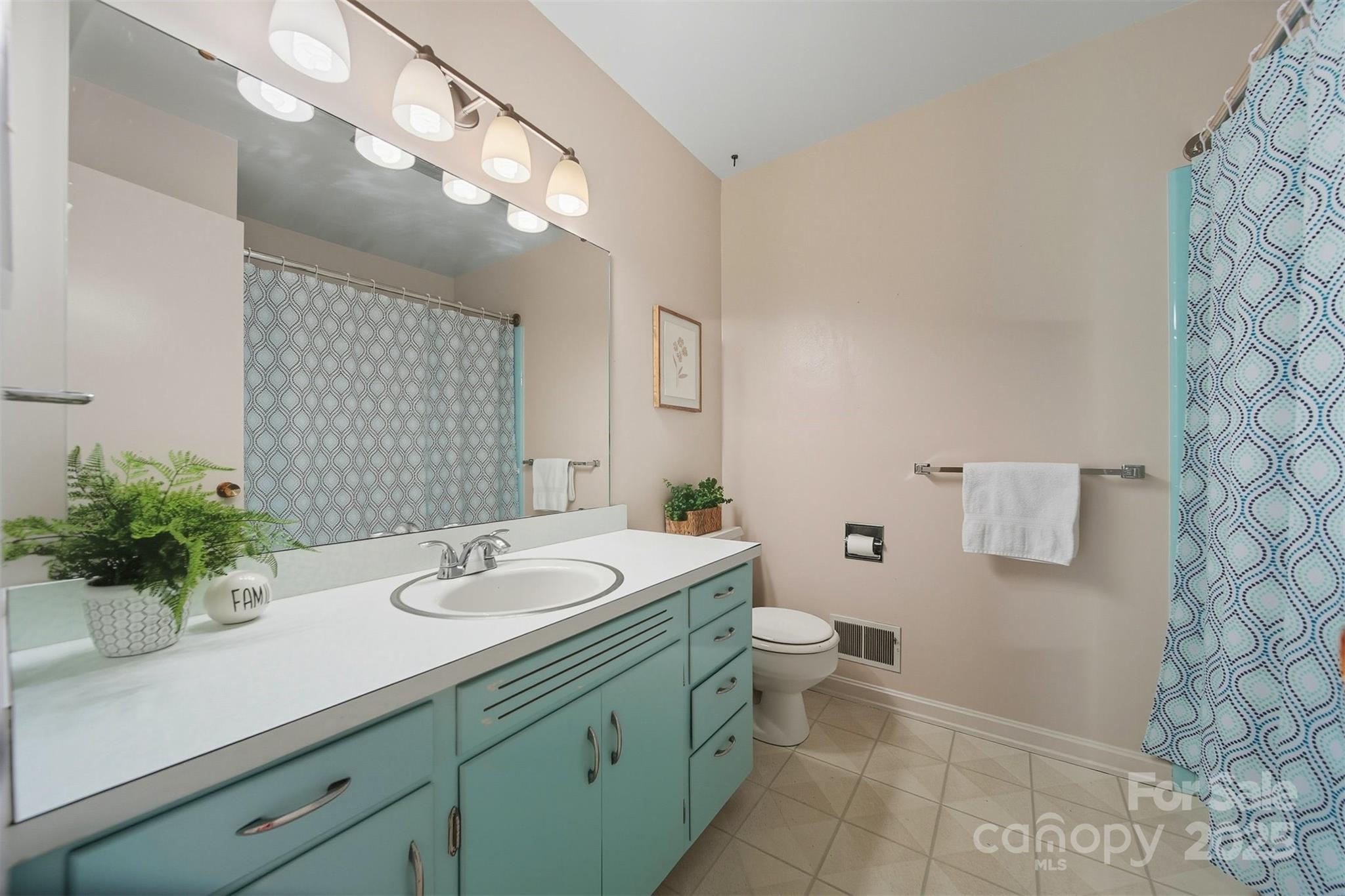 210 7th Avenue Place SW