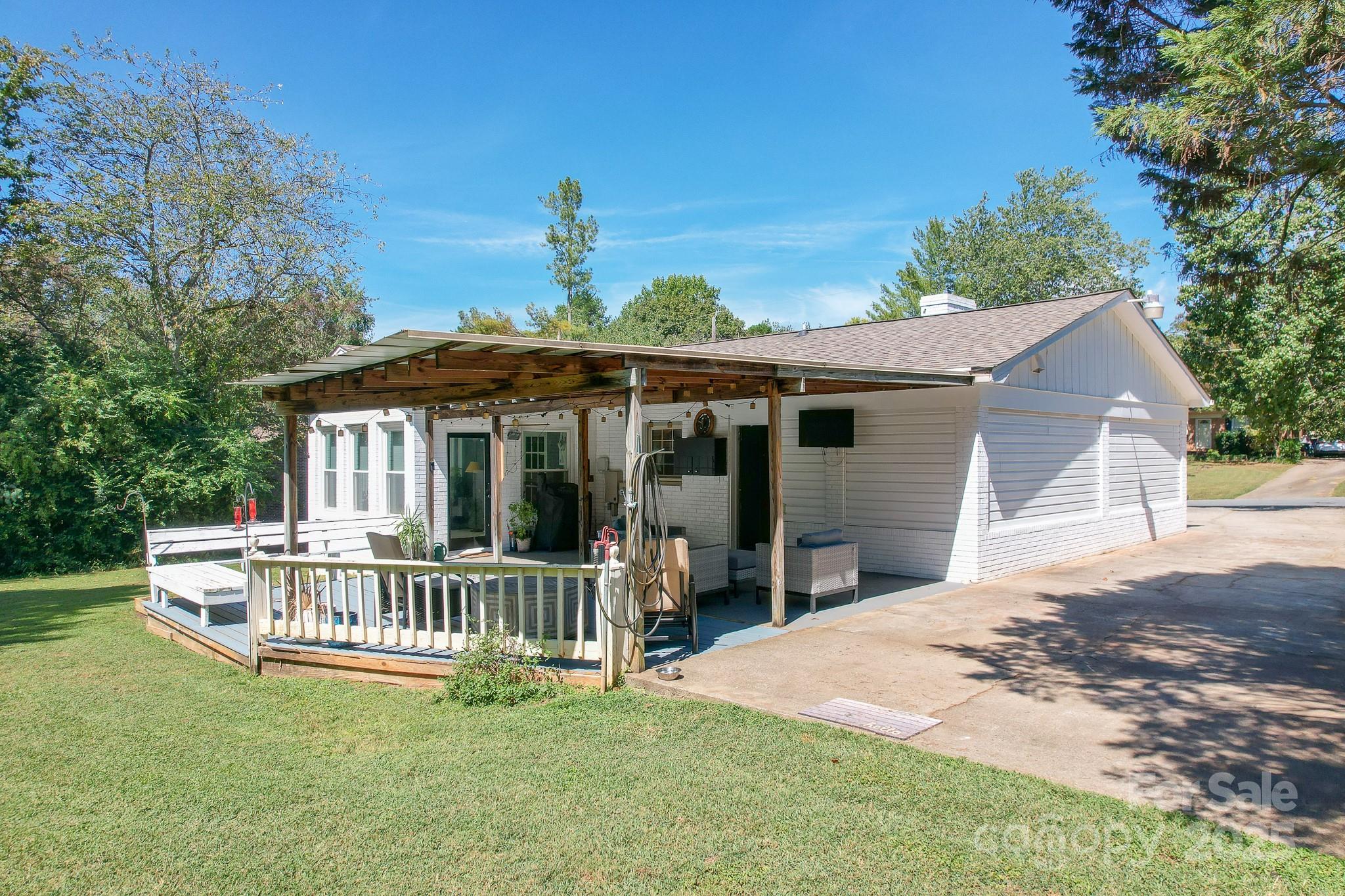 5645 Sandhurst Road