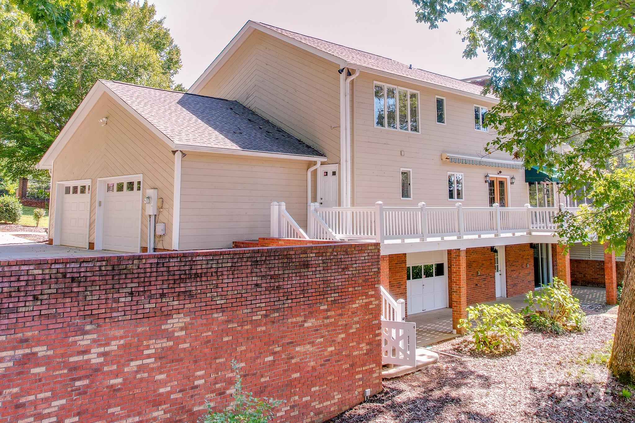 54 Cove Crest Drive