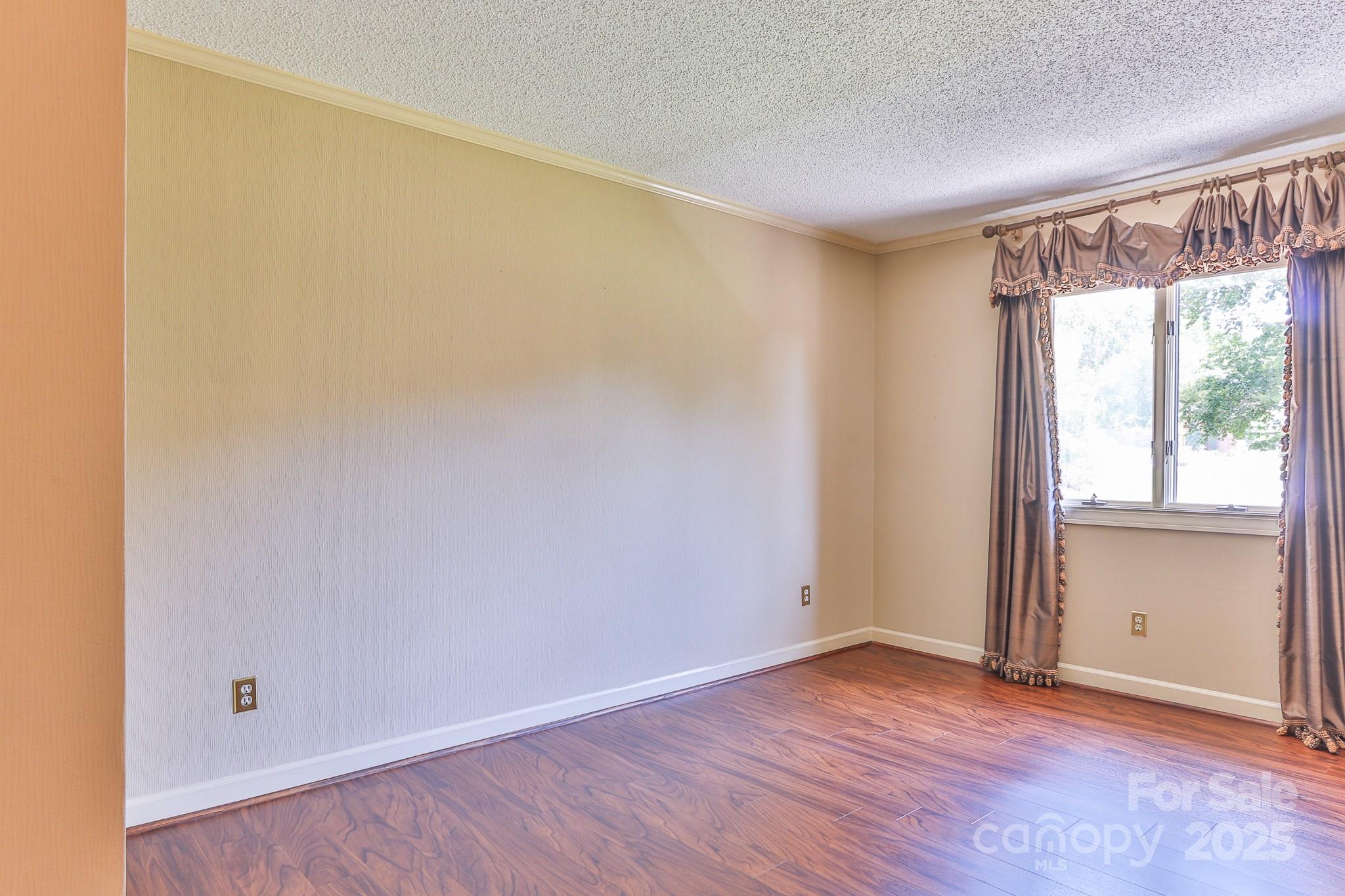 54 Cove Crest Drive