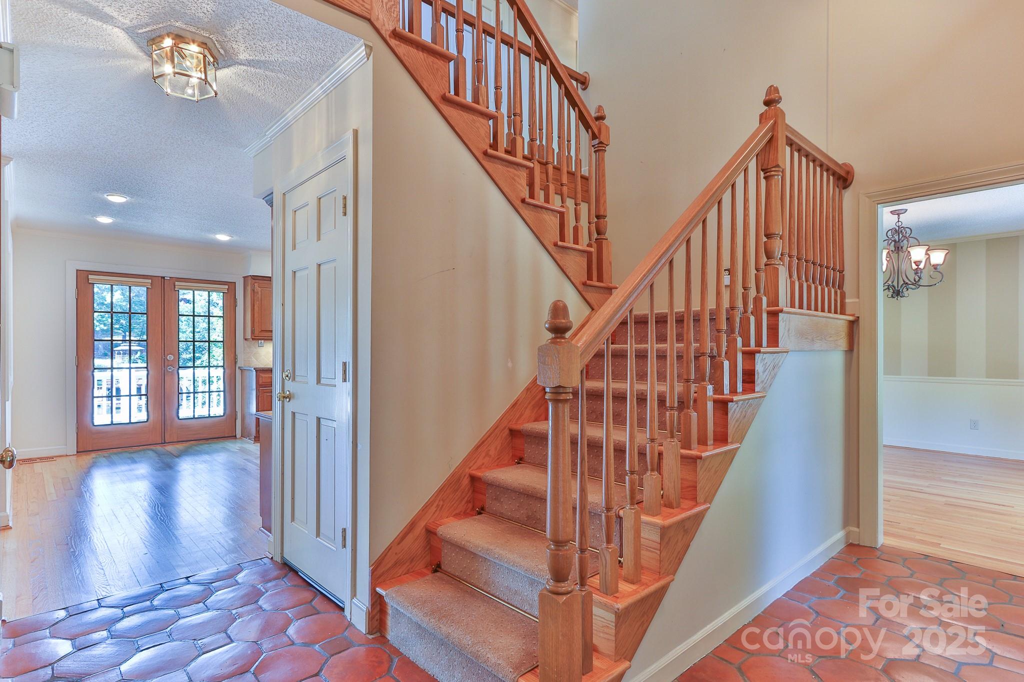 54 Cove Crest Drive