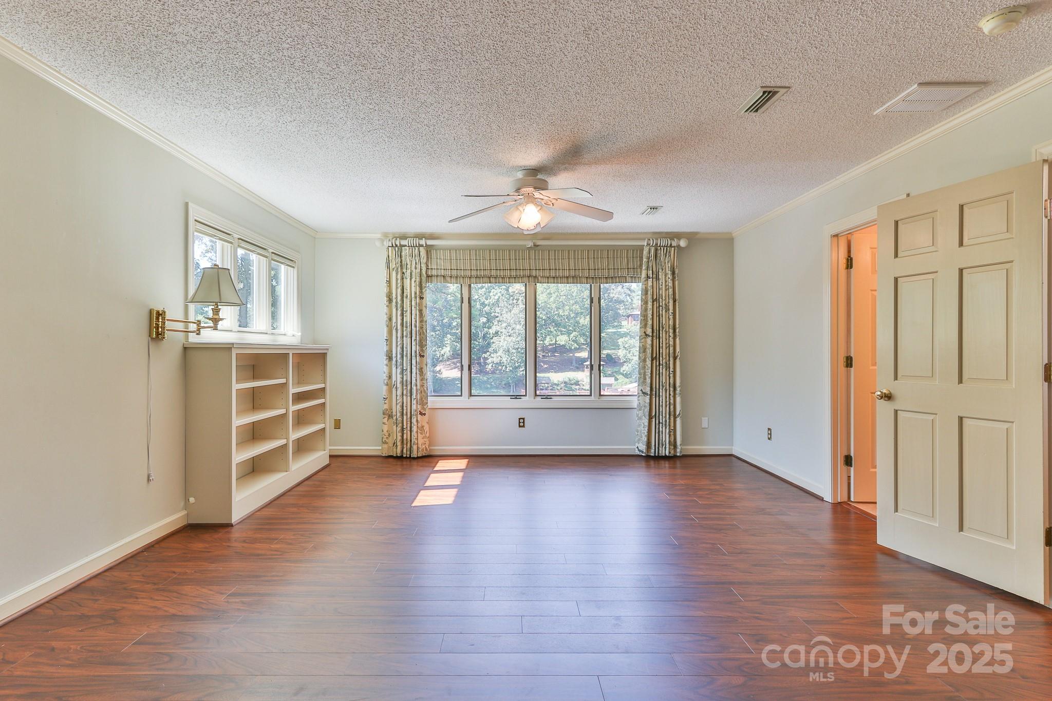 54 Cove Crest Drive