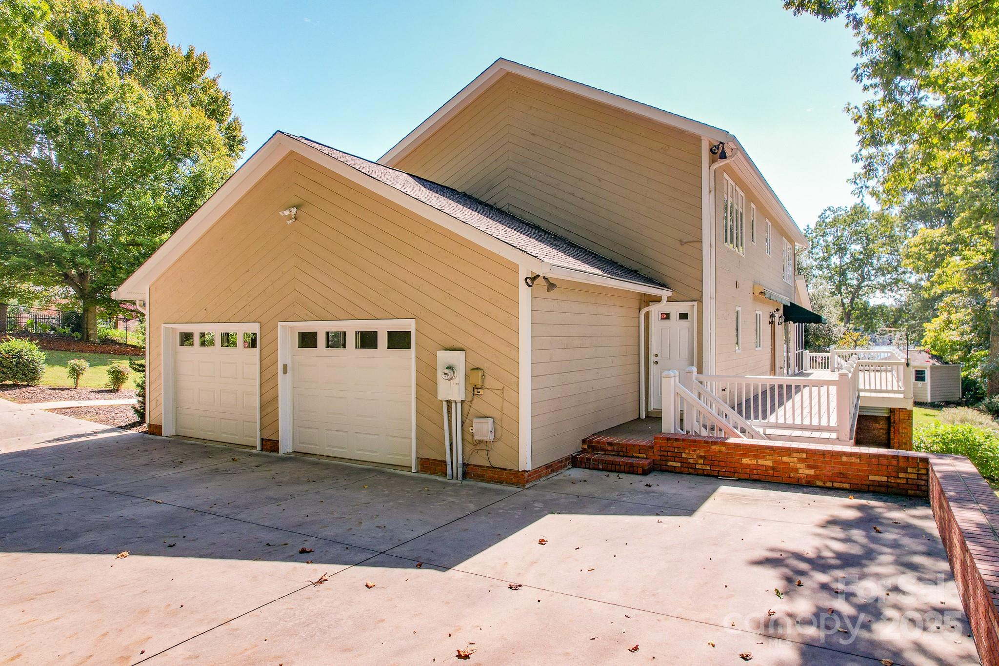 54 Cove Crest Drive