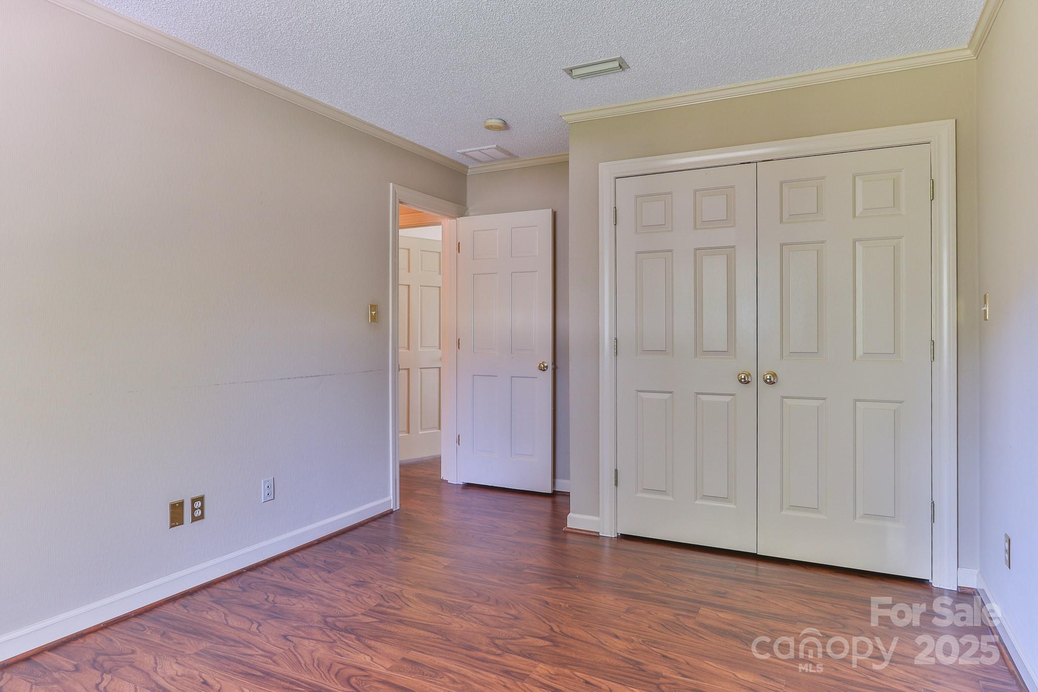 54 Cove Crest Drive
