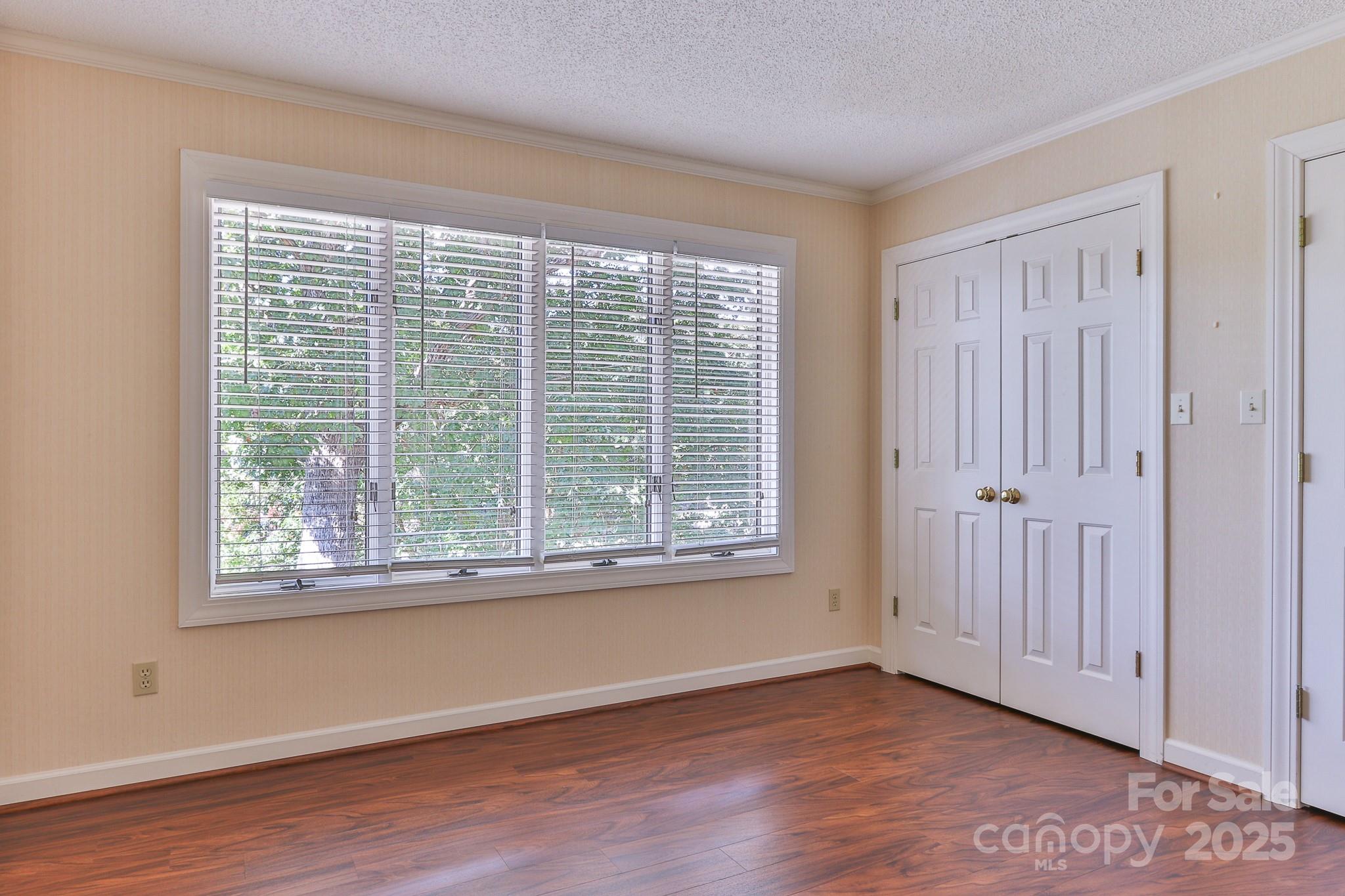 54 Cove Crest Drive