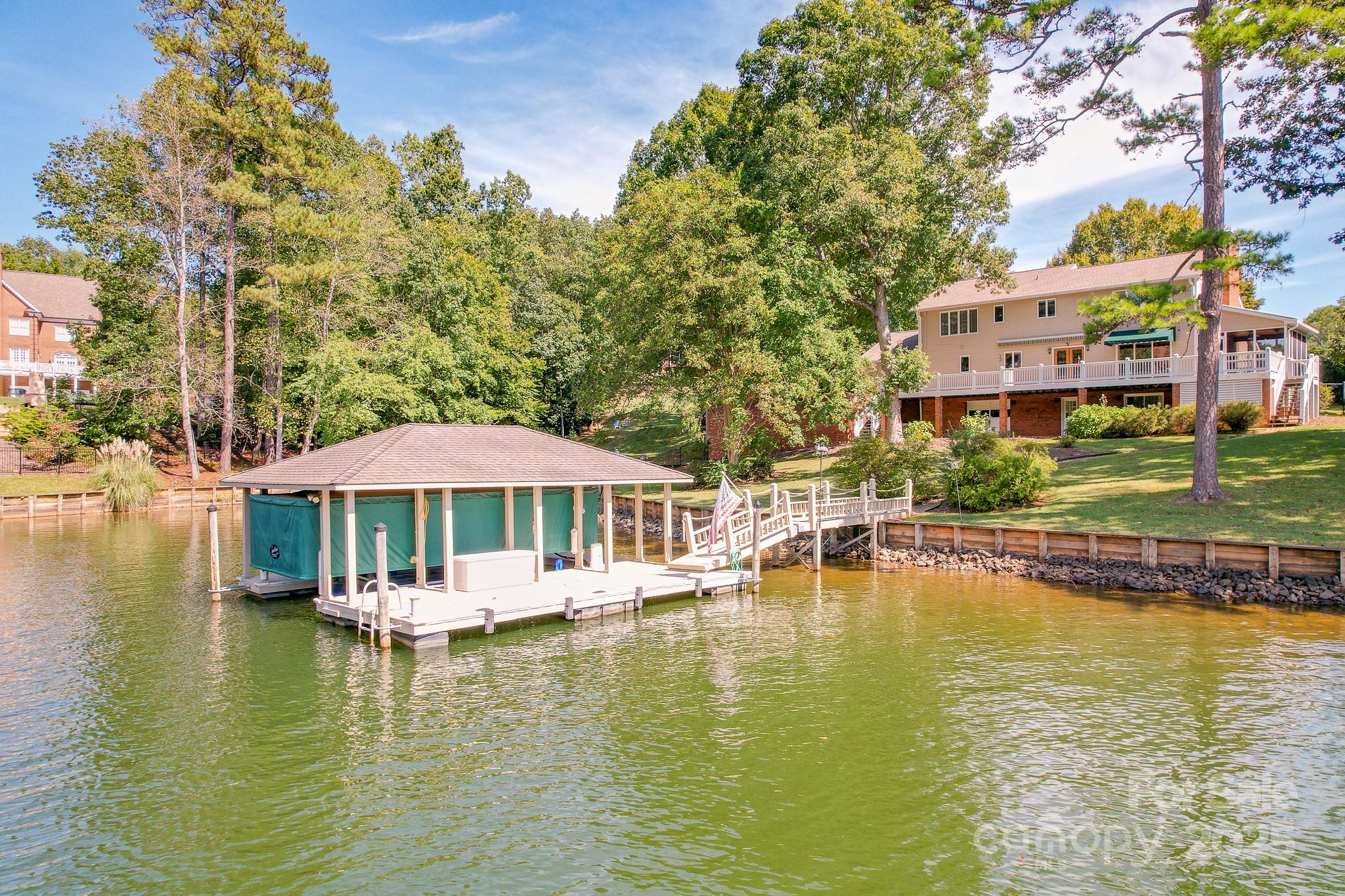 54 Cove Crest Drive