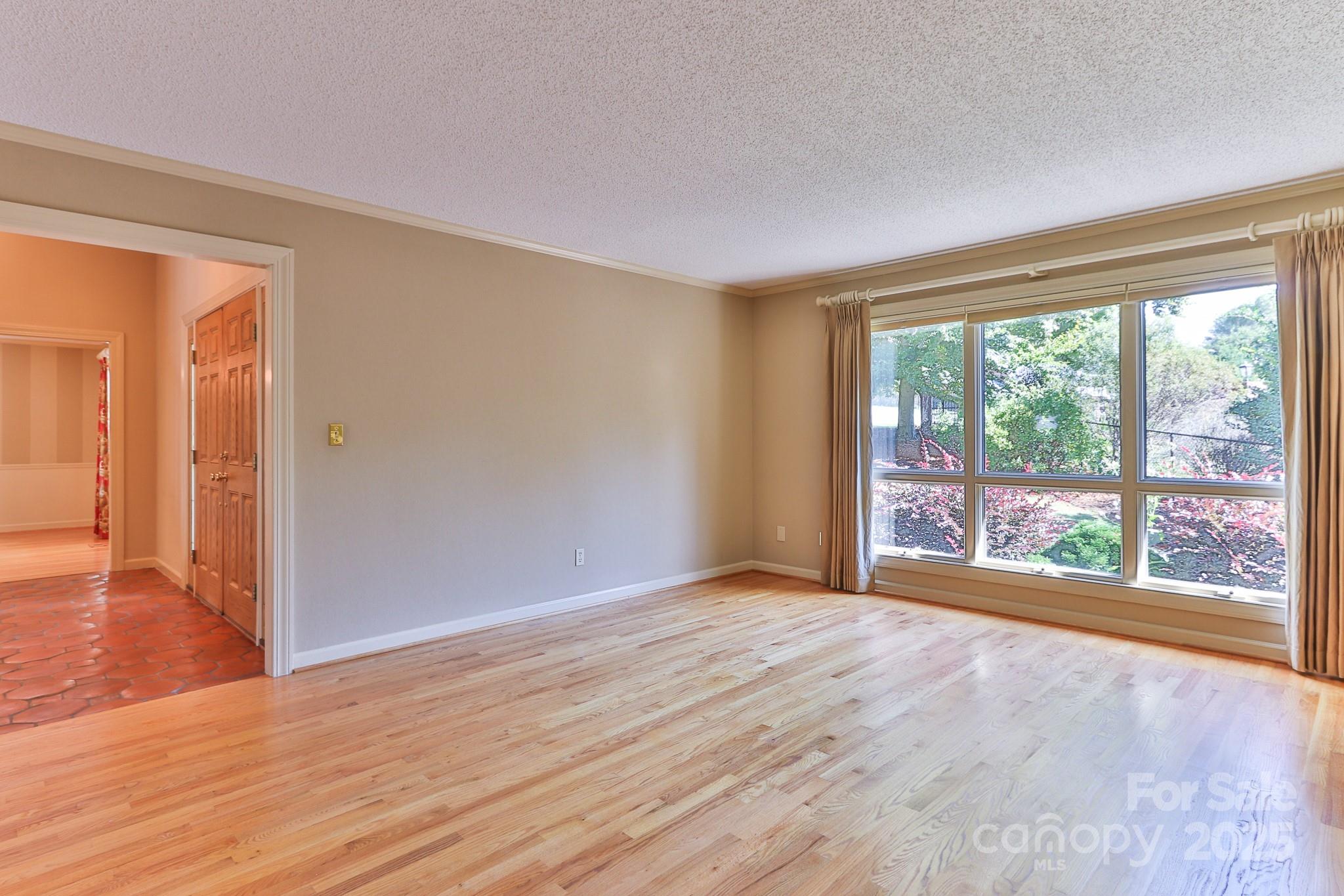54 Cove Crest Drive