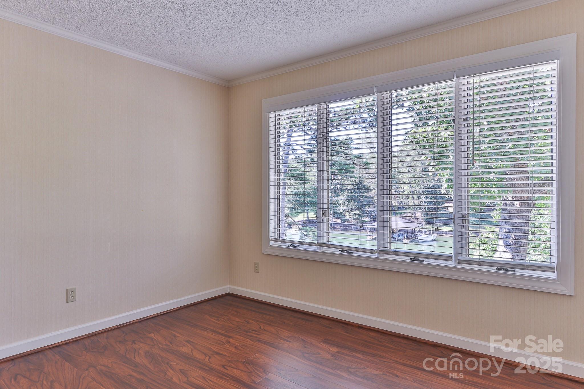 54 Cove Crest Drive