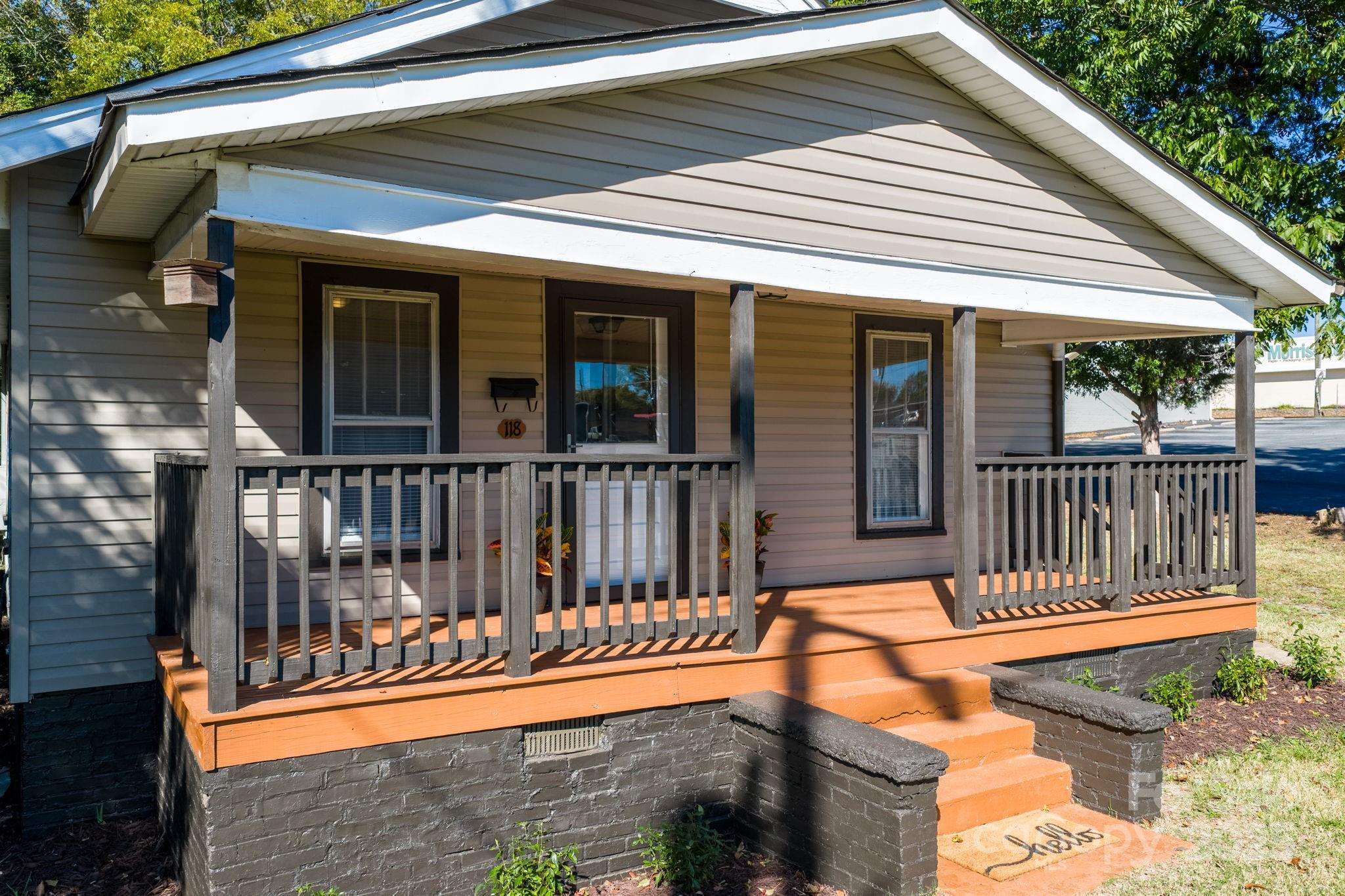 118 26th Street SW Unit: 2