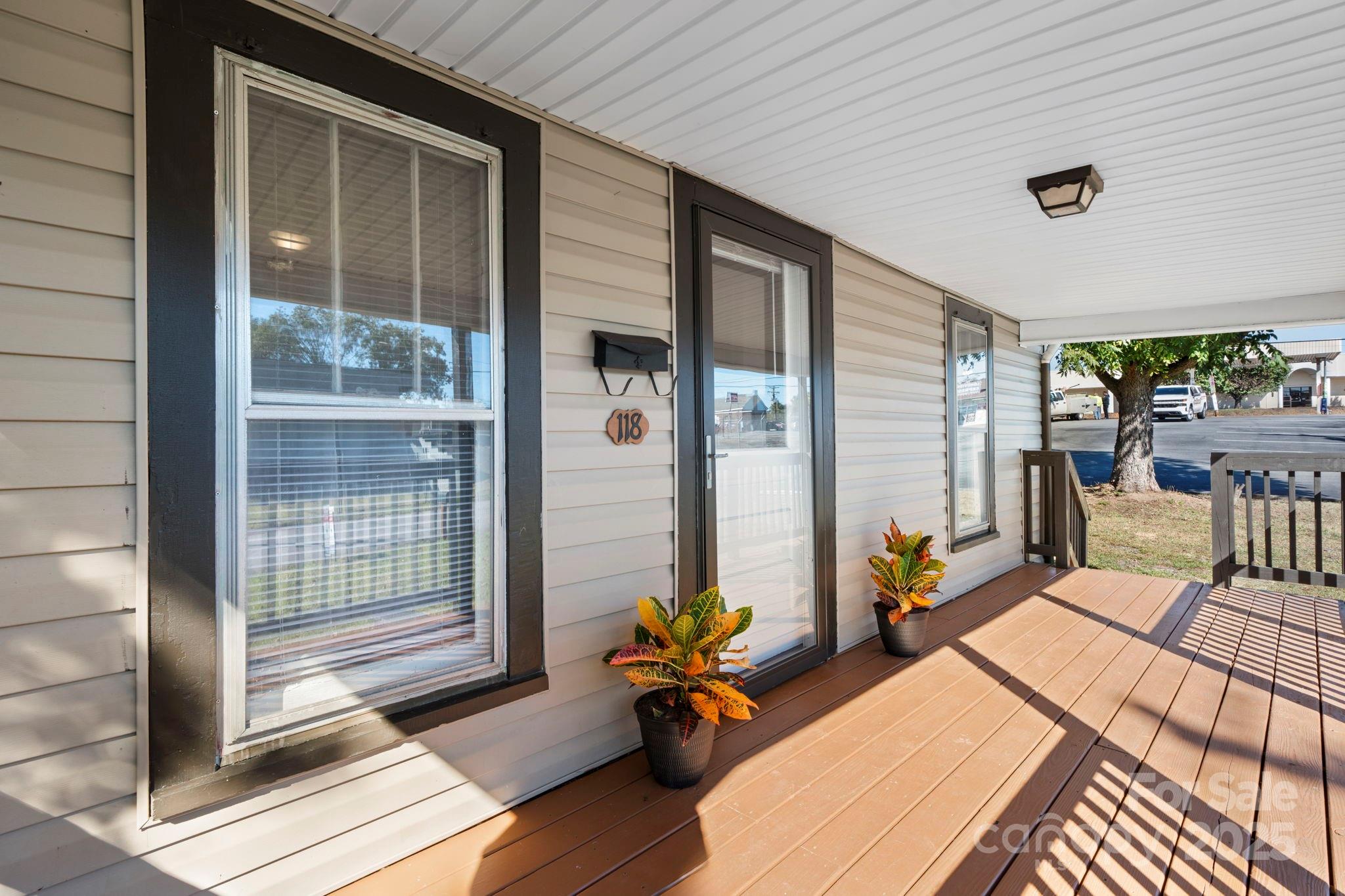 118 26th Street SW Unit: 2