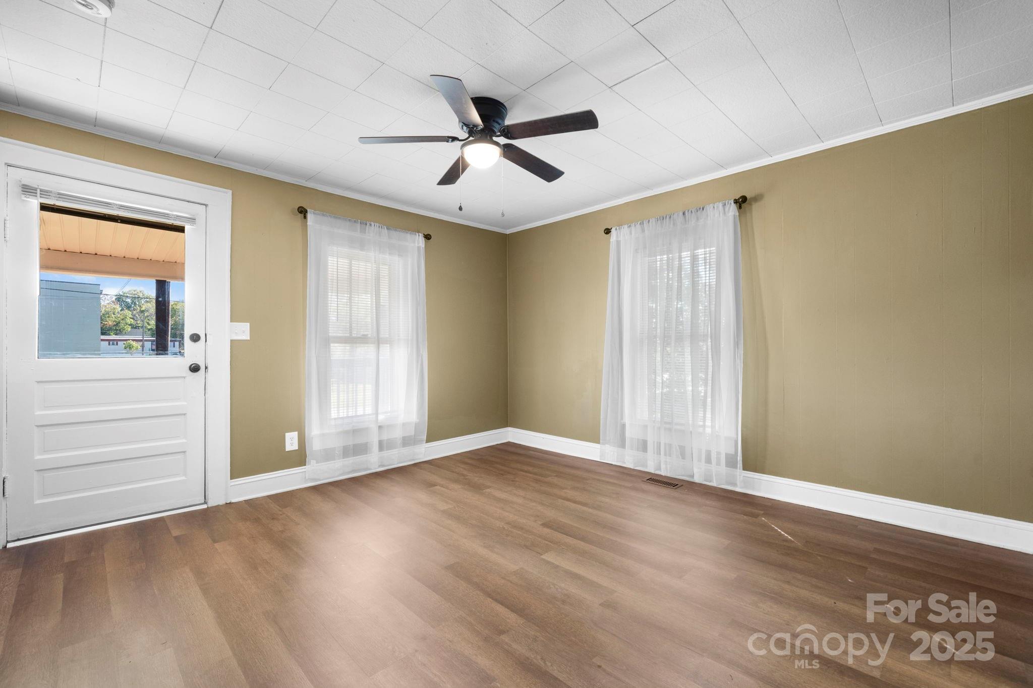 118 26th Street SW Unit: 2