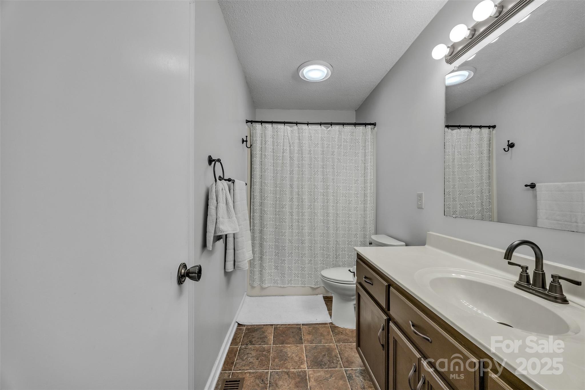 271 Pine Valley Lane