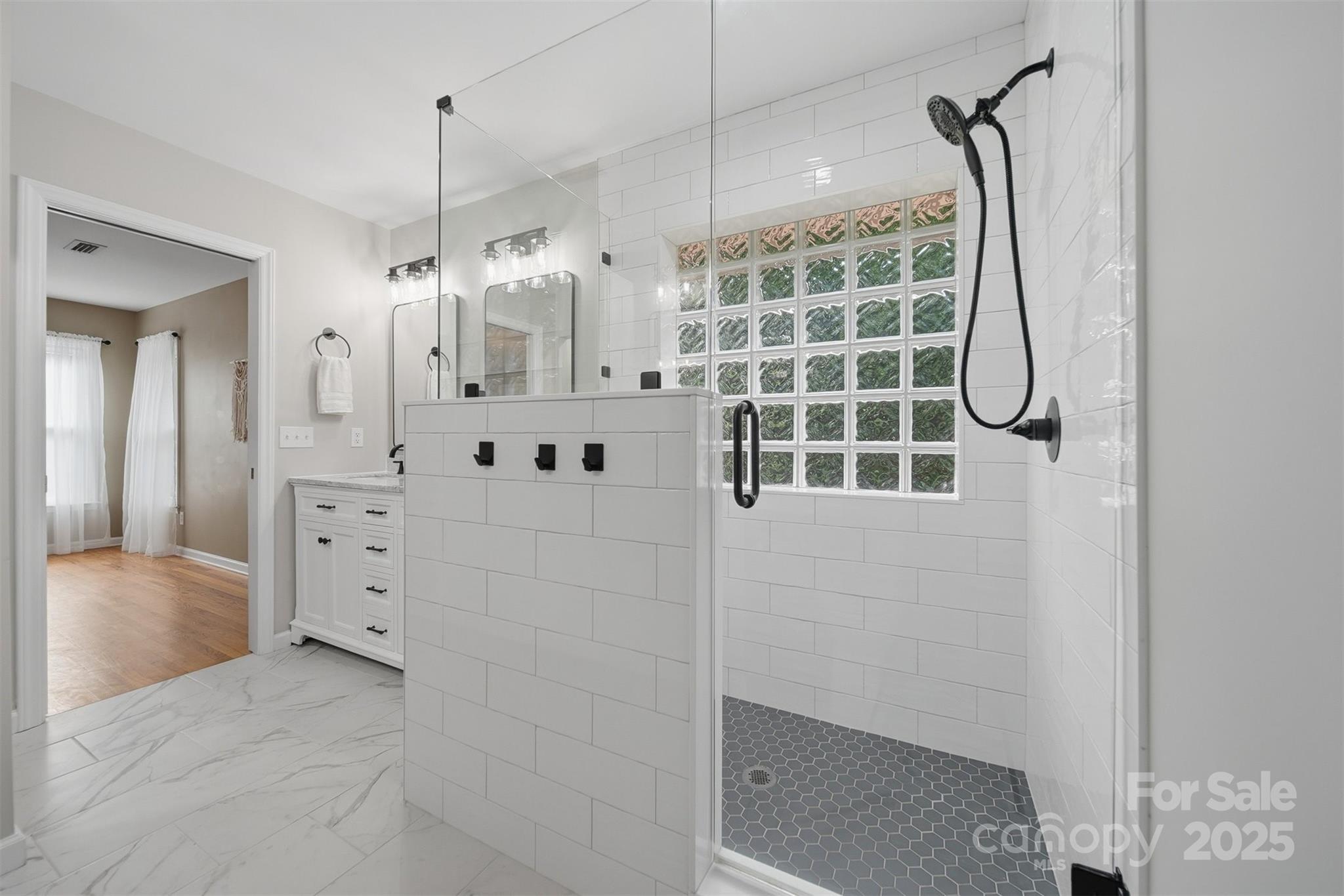 656 Wood Hollow Road