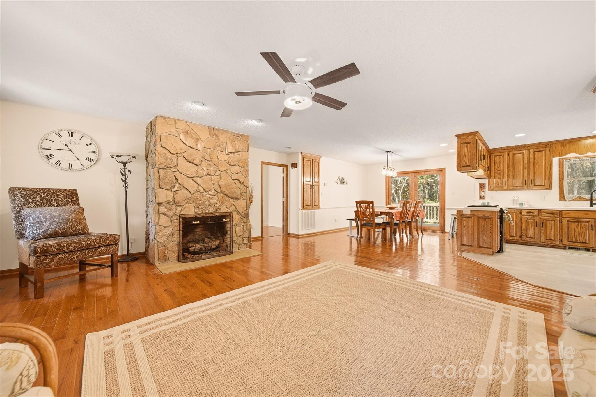 2048 Double Oak Drive