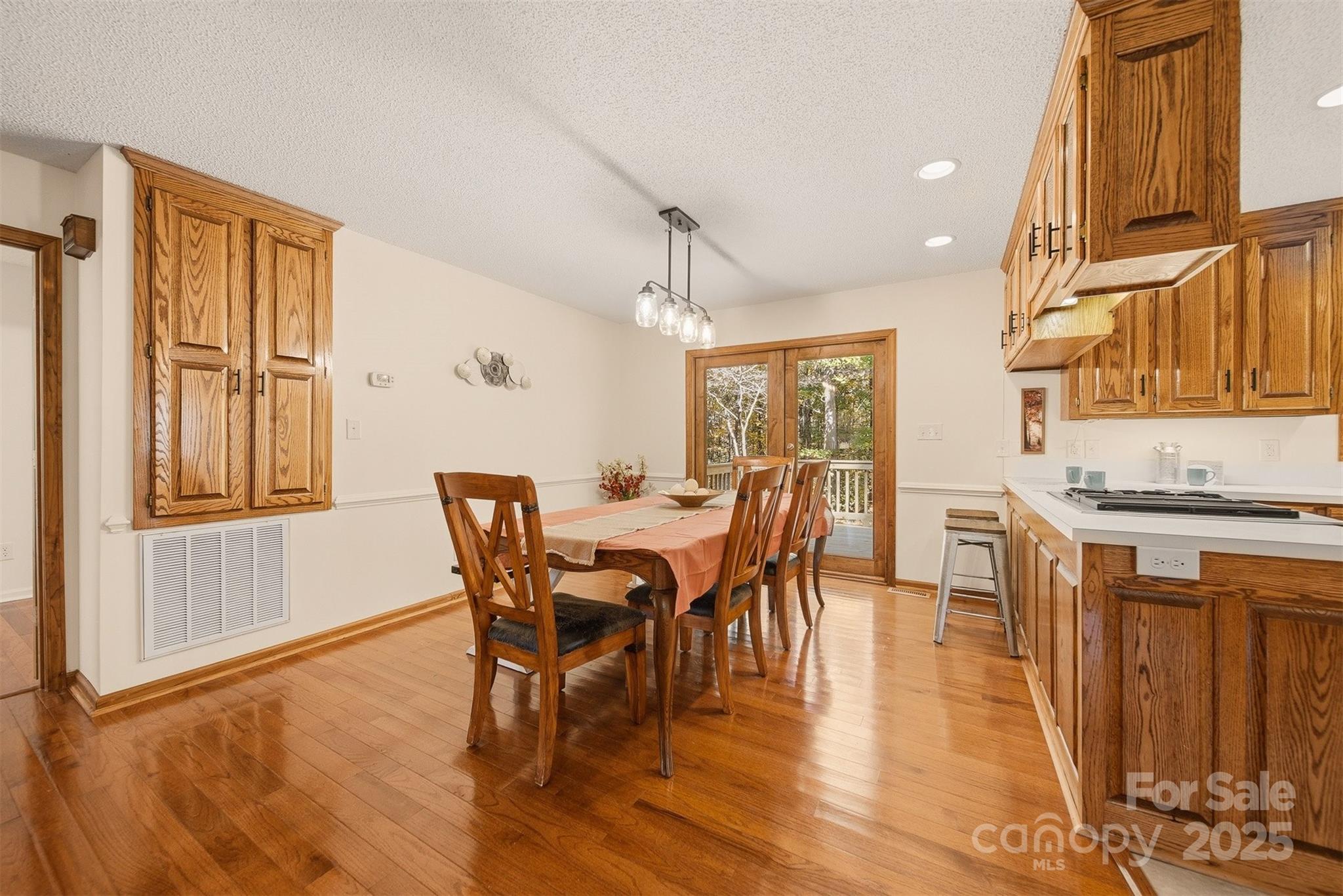 2048 Double Oak Drive