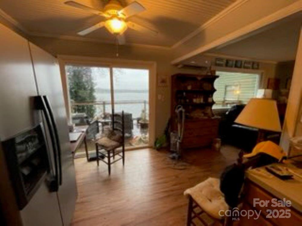 6604 Harbor Lane