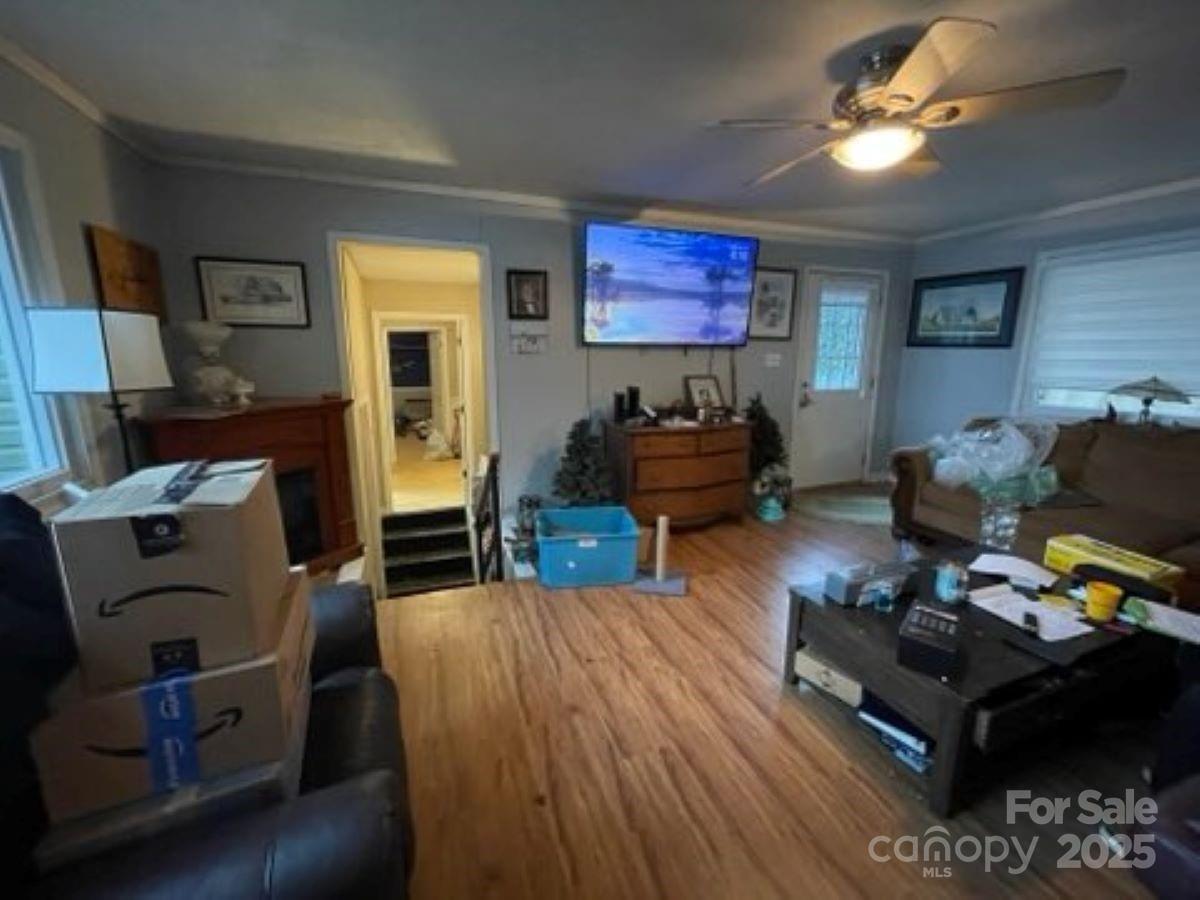 6604 Harbor Lane
