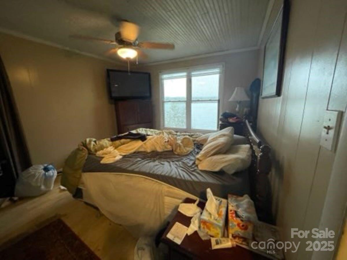 6604 Harbor Lane